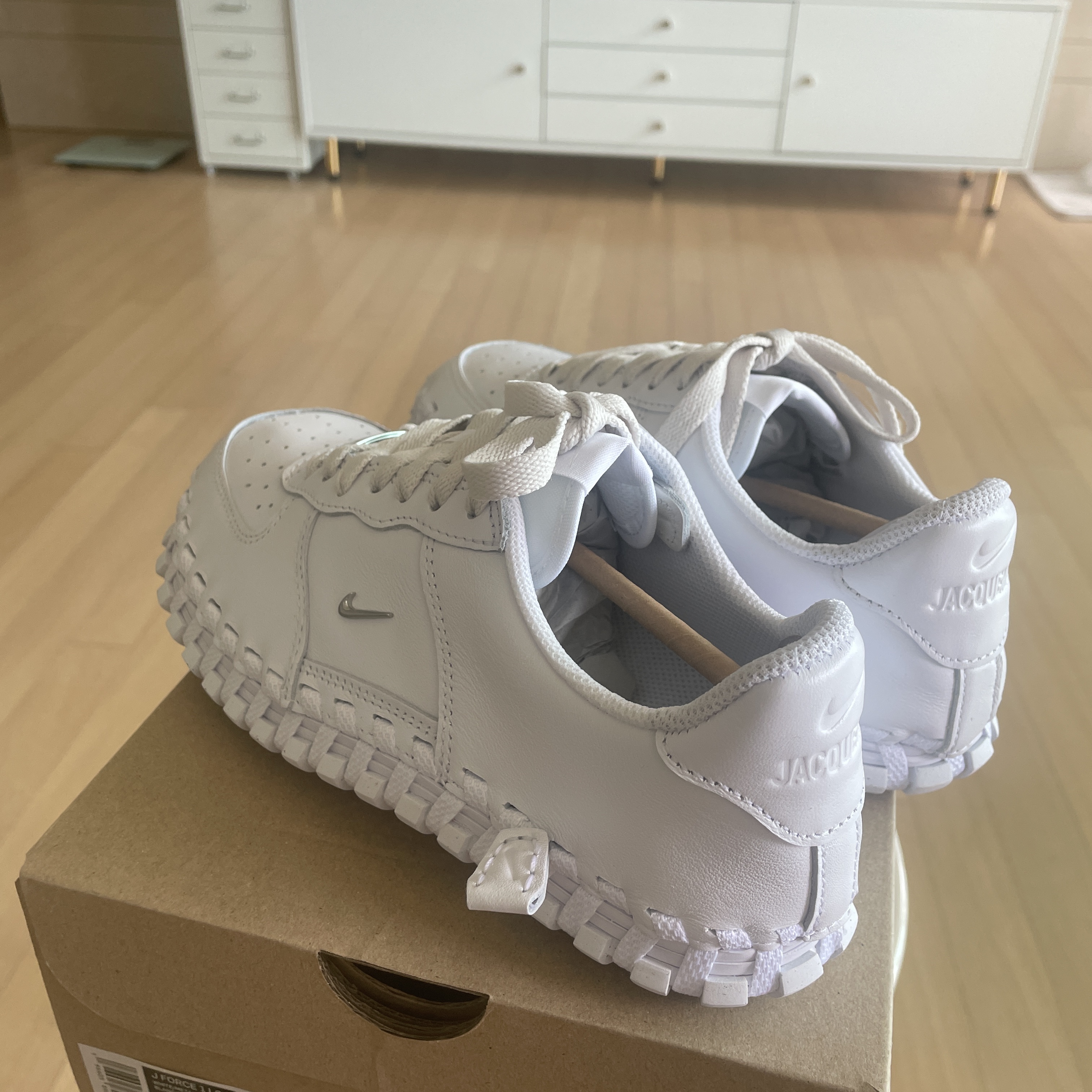 Nike x Jacquemus J Force 1 Low LX SP White 착용 스타일