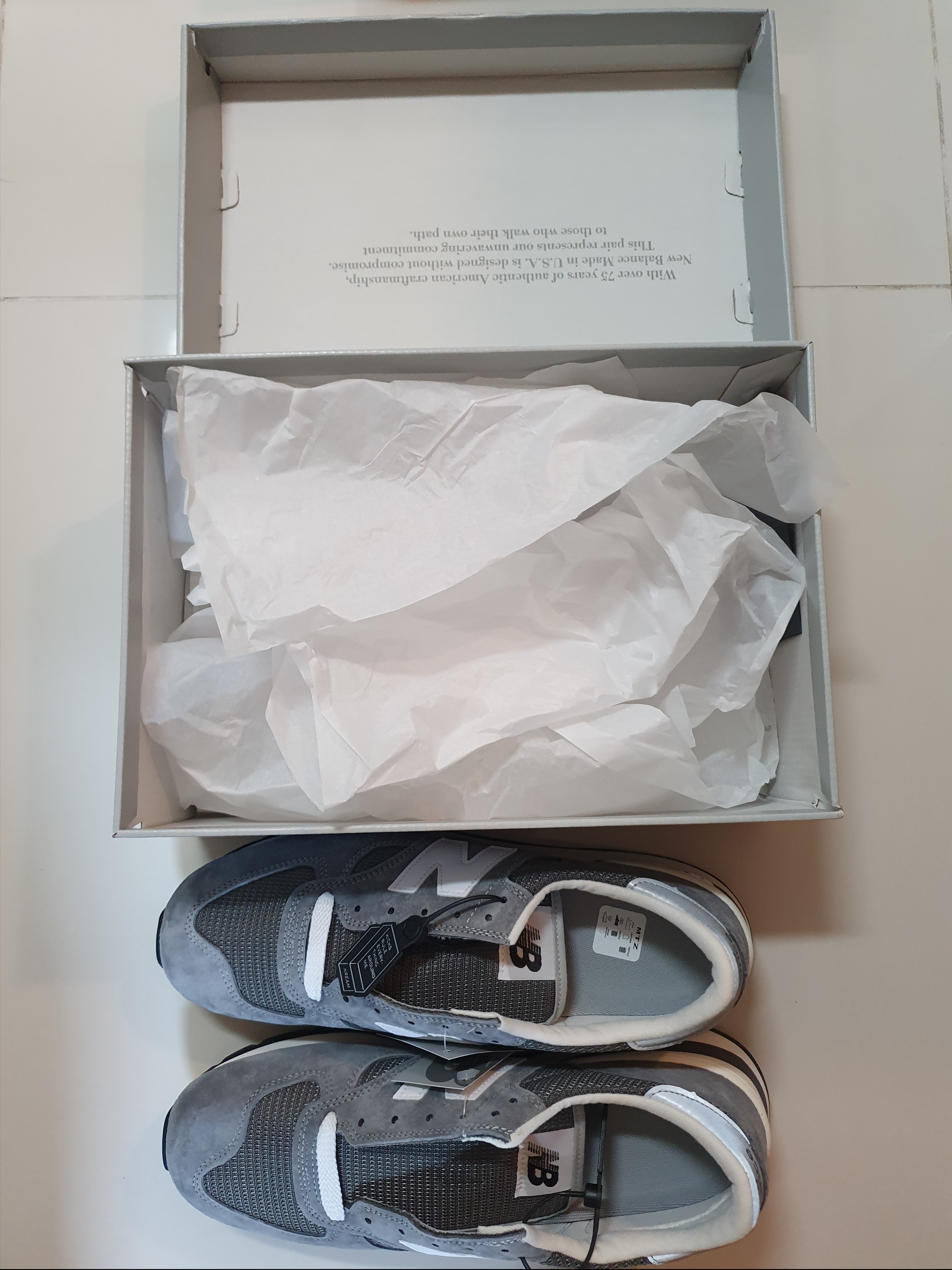 New Balance 990v1 Made in USA Grey White 착용 스타일