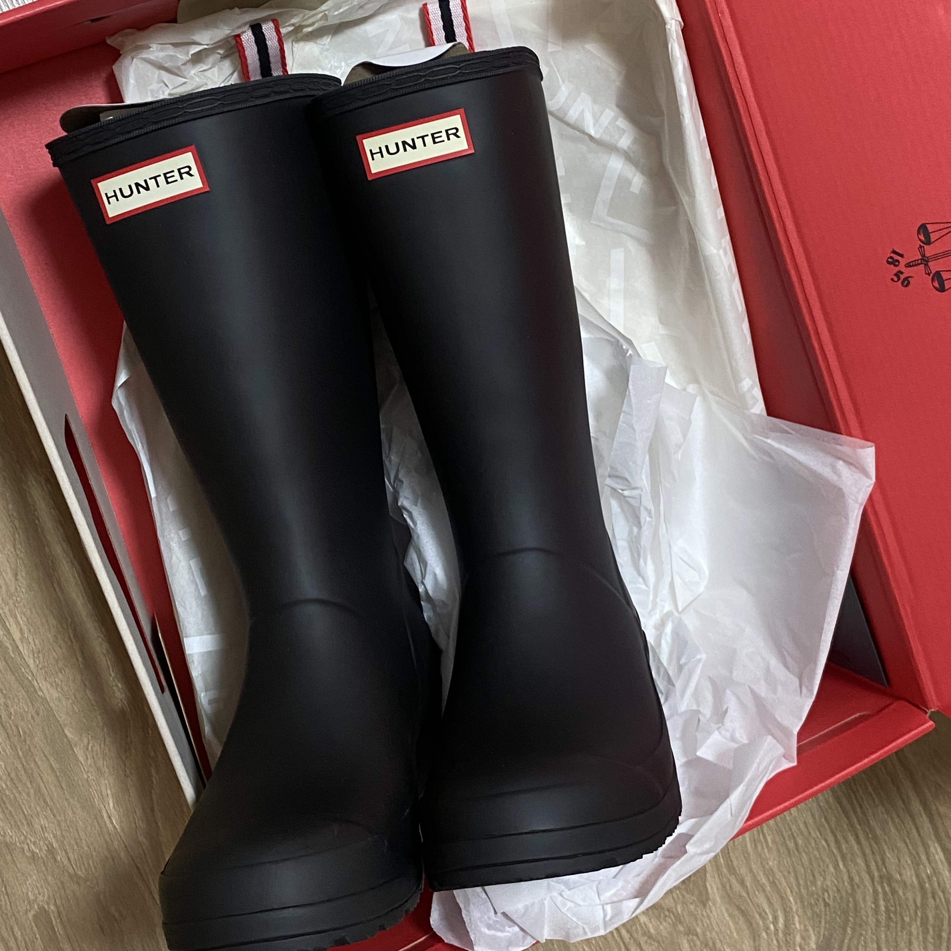 (W) Hunter Play Tall Wellington Rain Boots Black 착용 스타일