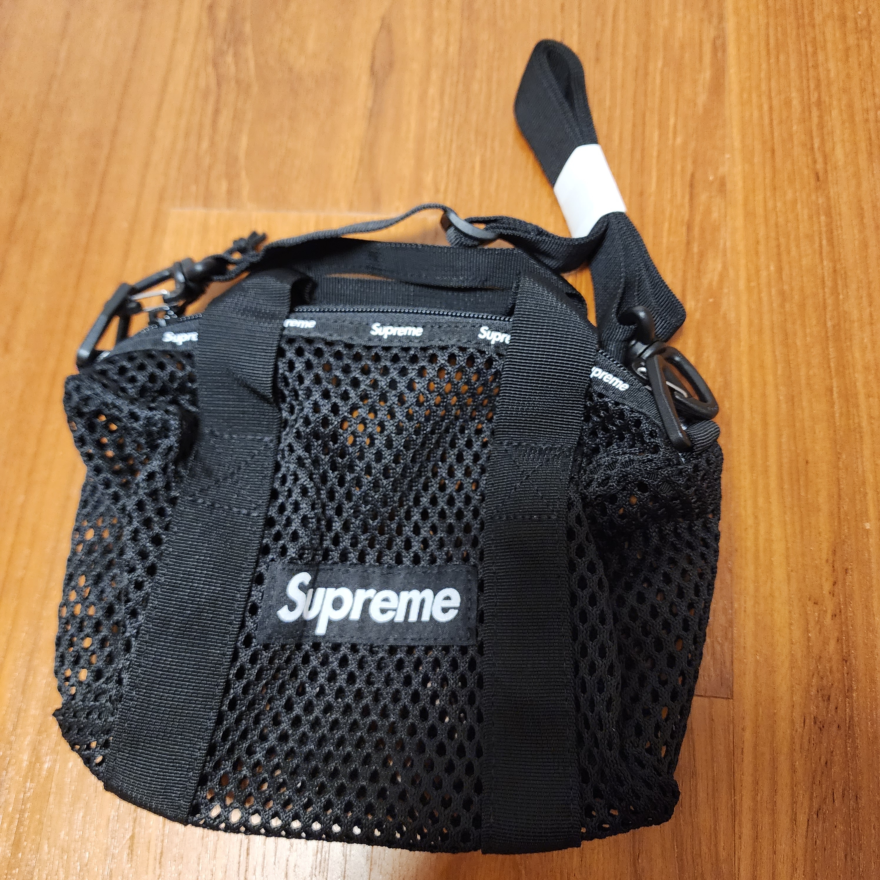 Supreme Mesh Mini Duffle Bag Black - 23SS 착용 스타일 - 2