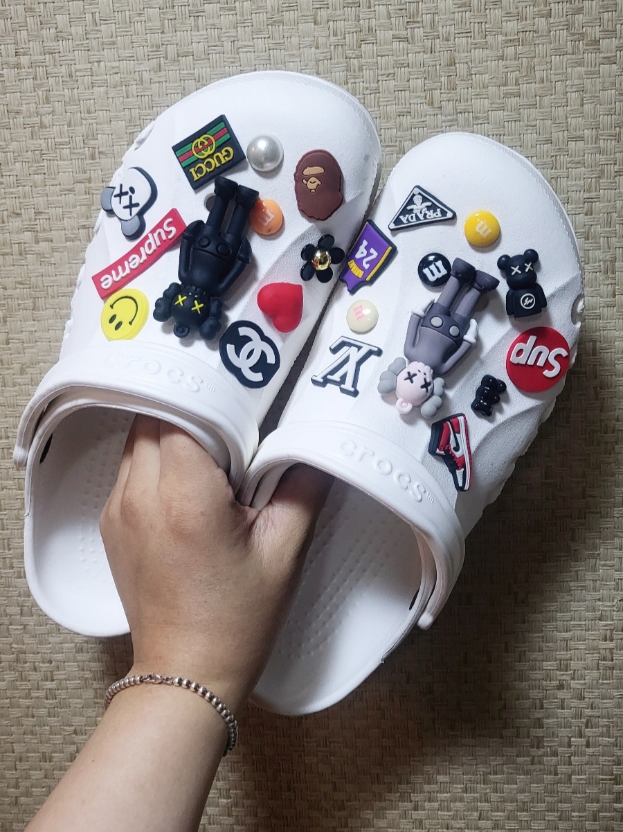 Crocs Classic Clog White 착용 스타일