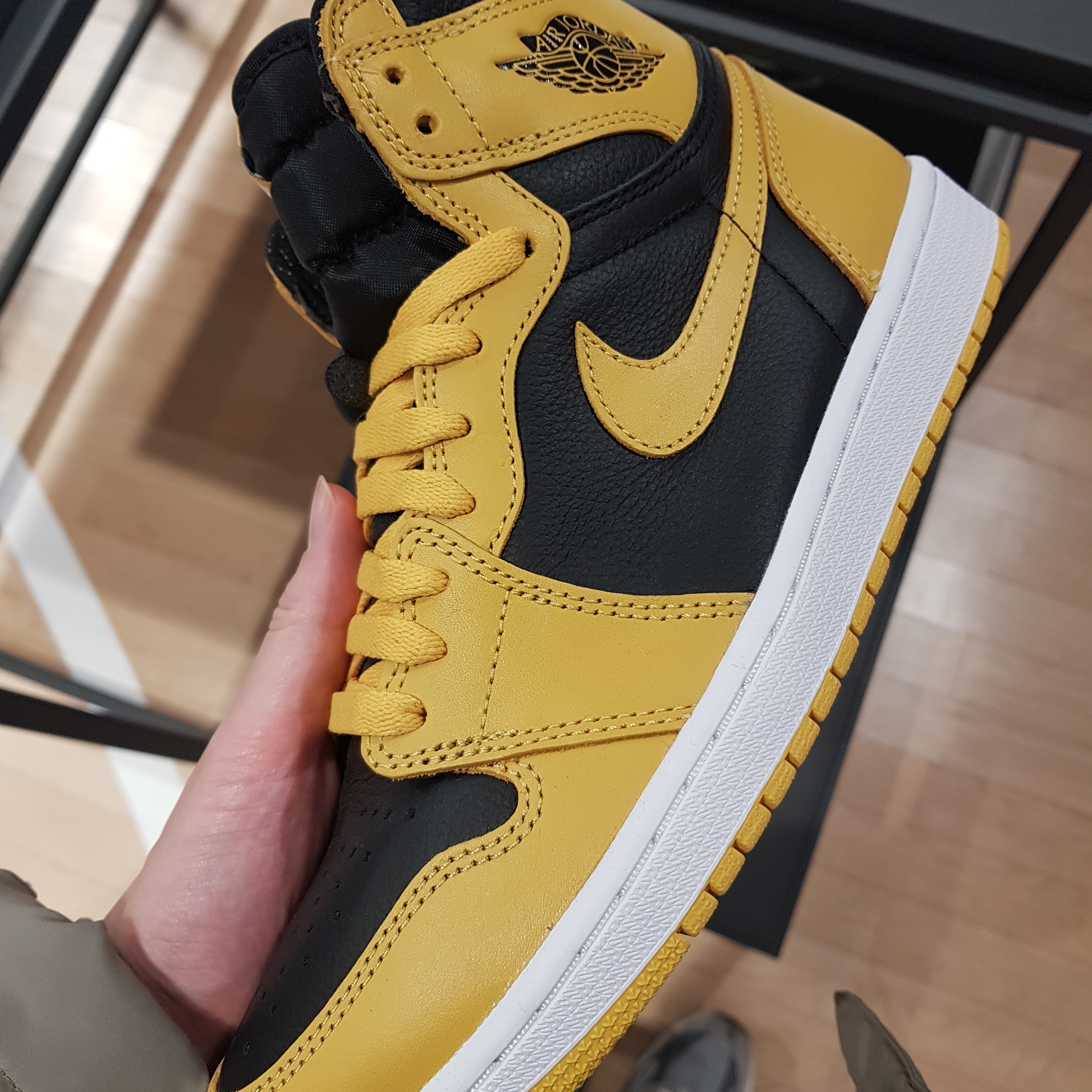 Jordan 1 Retro High OG Pollen 착용 스타일