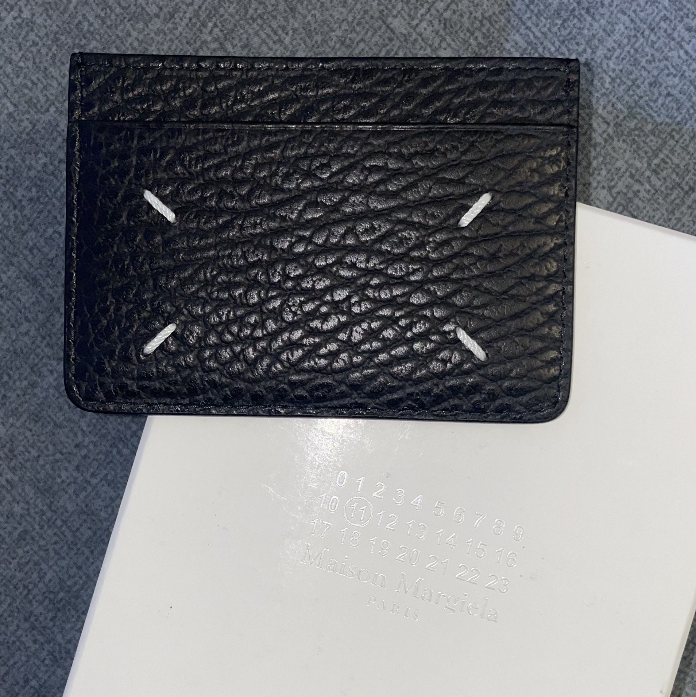 Maison Margiela Four Stitch Card Holder Black 착용 스타일