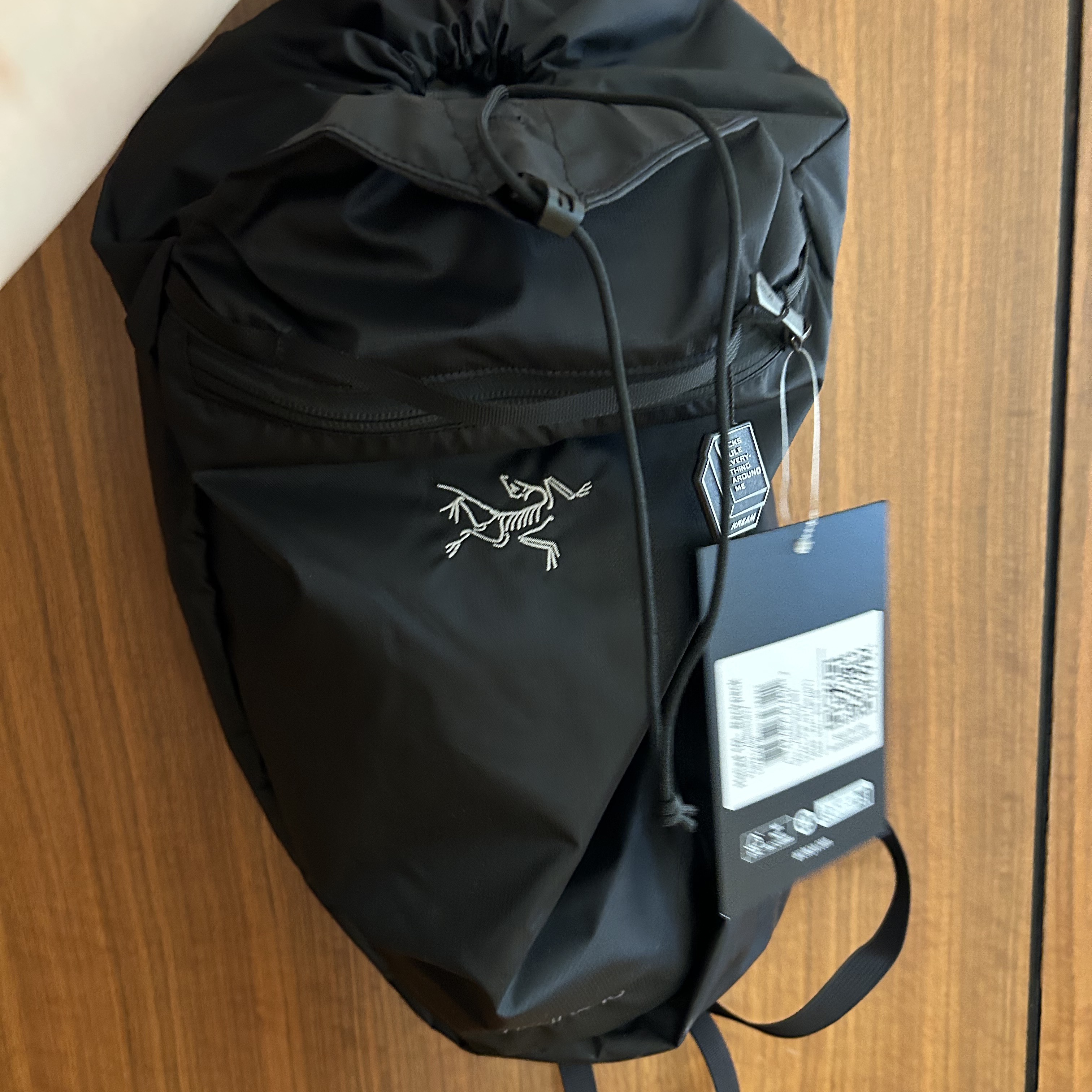 Arc'teryx Heliad 10 Backpack Black 착용 스타일