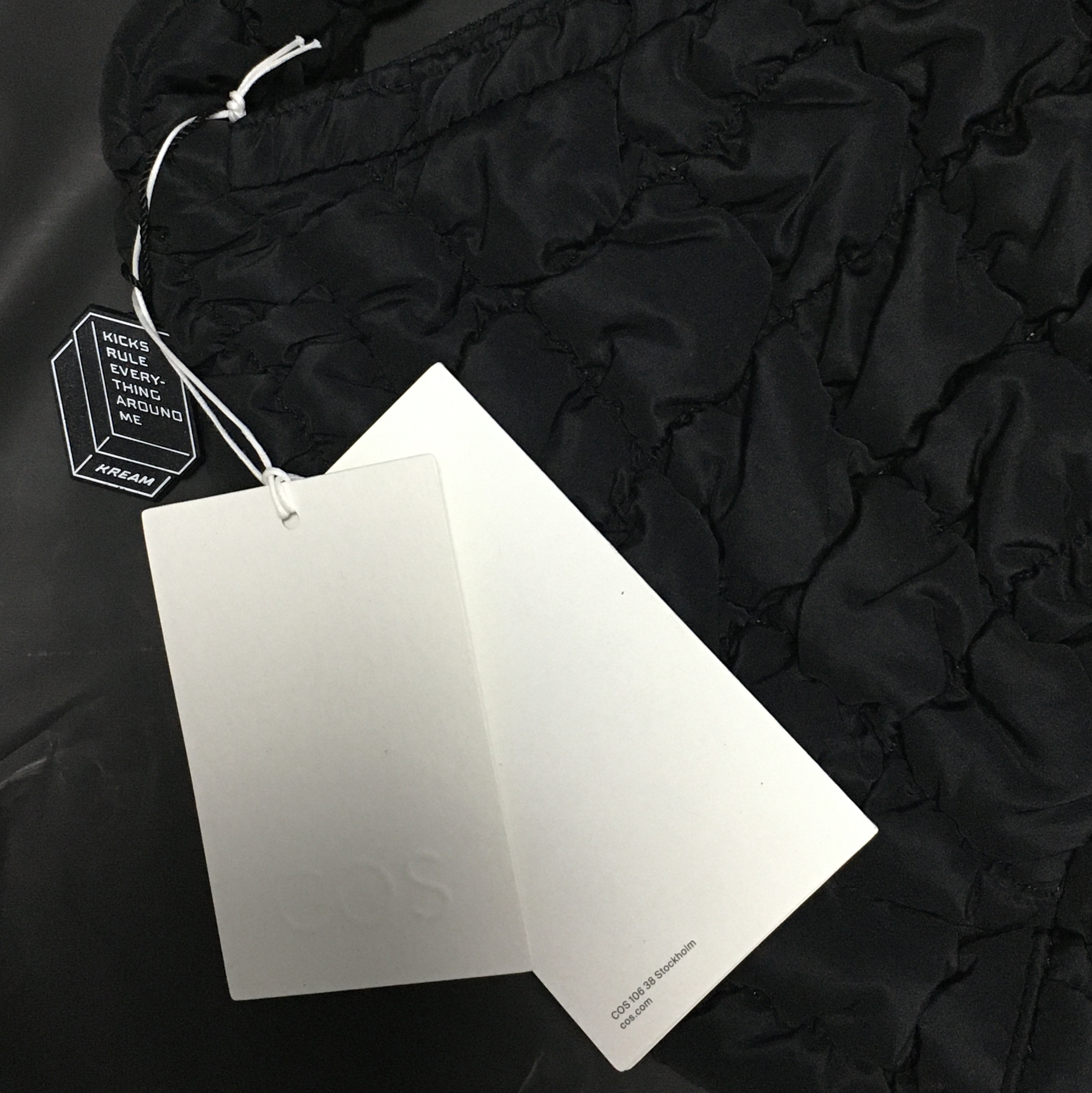 COS Quilted Mini Bag Black 착용 스타일