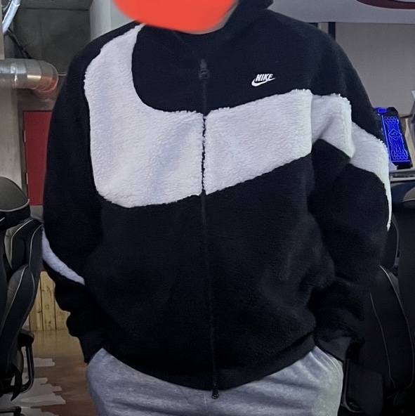 Nike Big Swoosh Full Zip Jacket Black Sail 착용 스타일