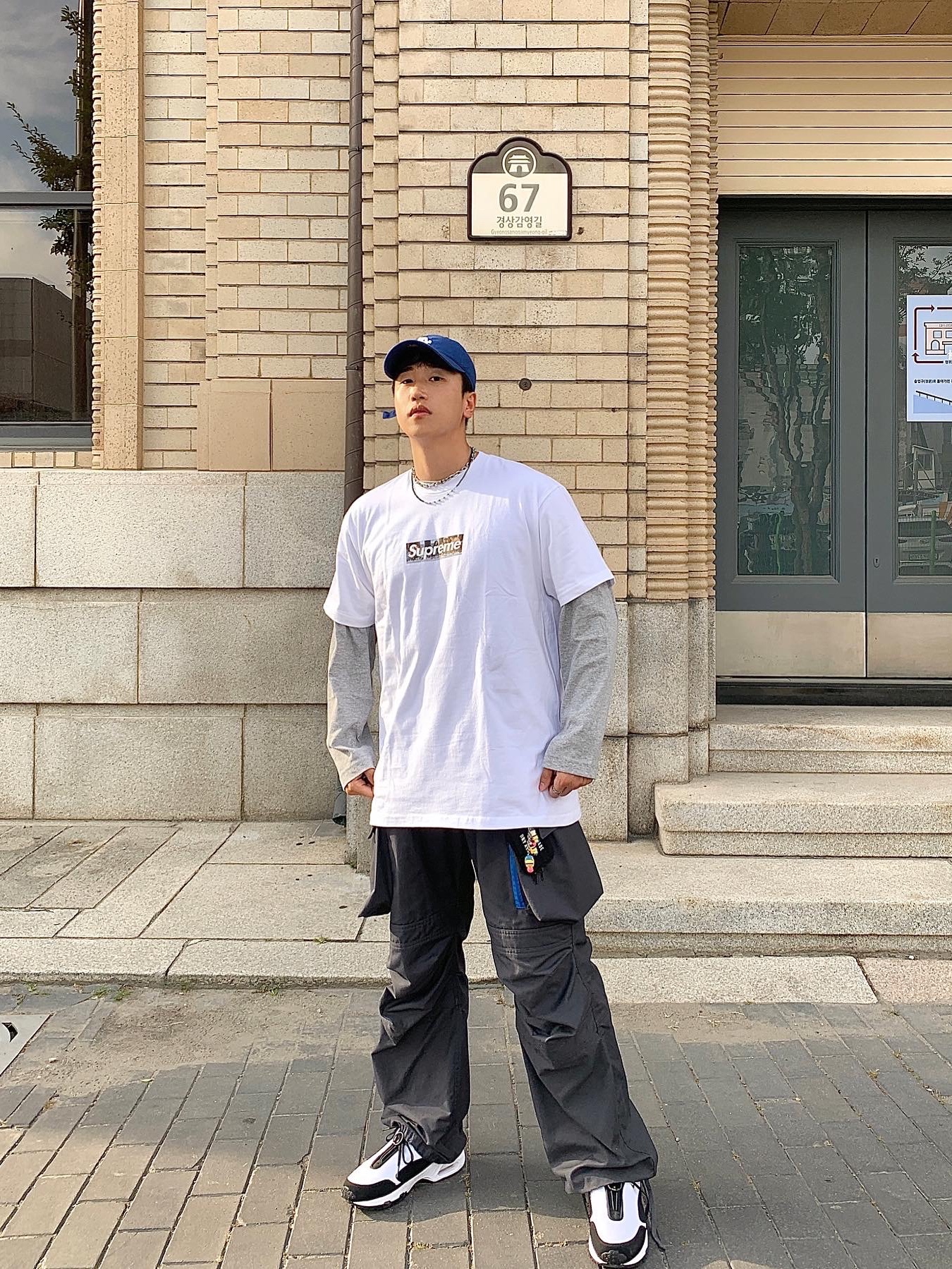 Supreme Milan Box Logo T-Shirt White - 21SS, Nike x Comme des Garcons Homme Plus Air Max Sunder SP White Black 착용 스타일 - 1