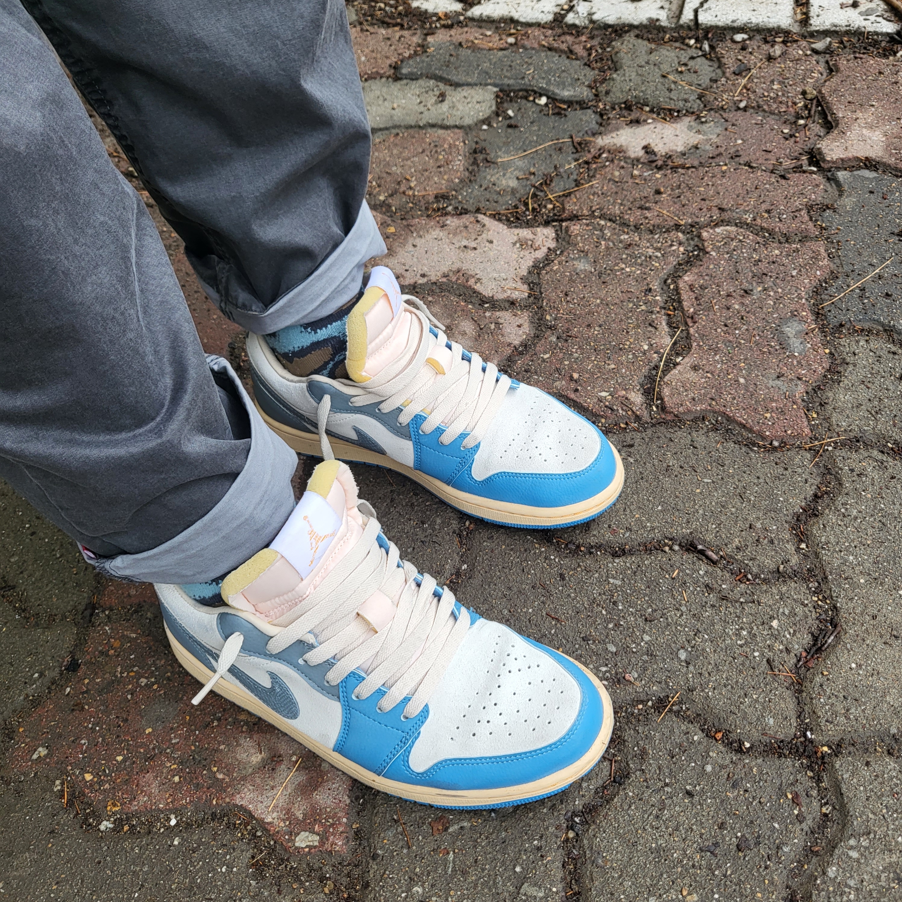 Supreme Frayed Logos Denim Camp Cap Blue - 21SS, Nike x Kasina Air Max 1 SP Won-Ang Orange 착용 스타일 - 3