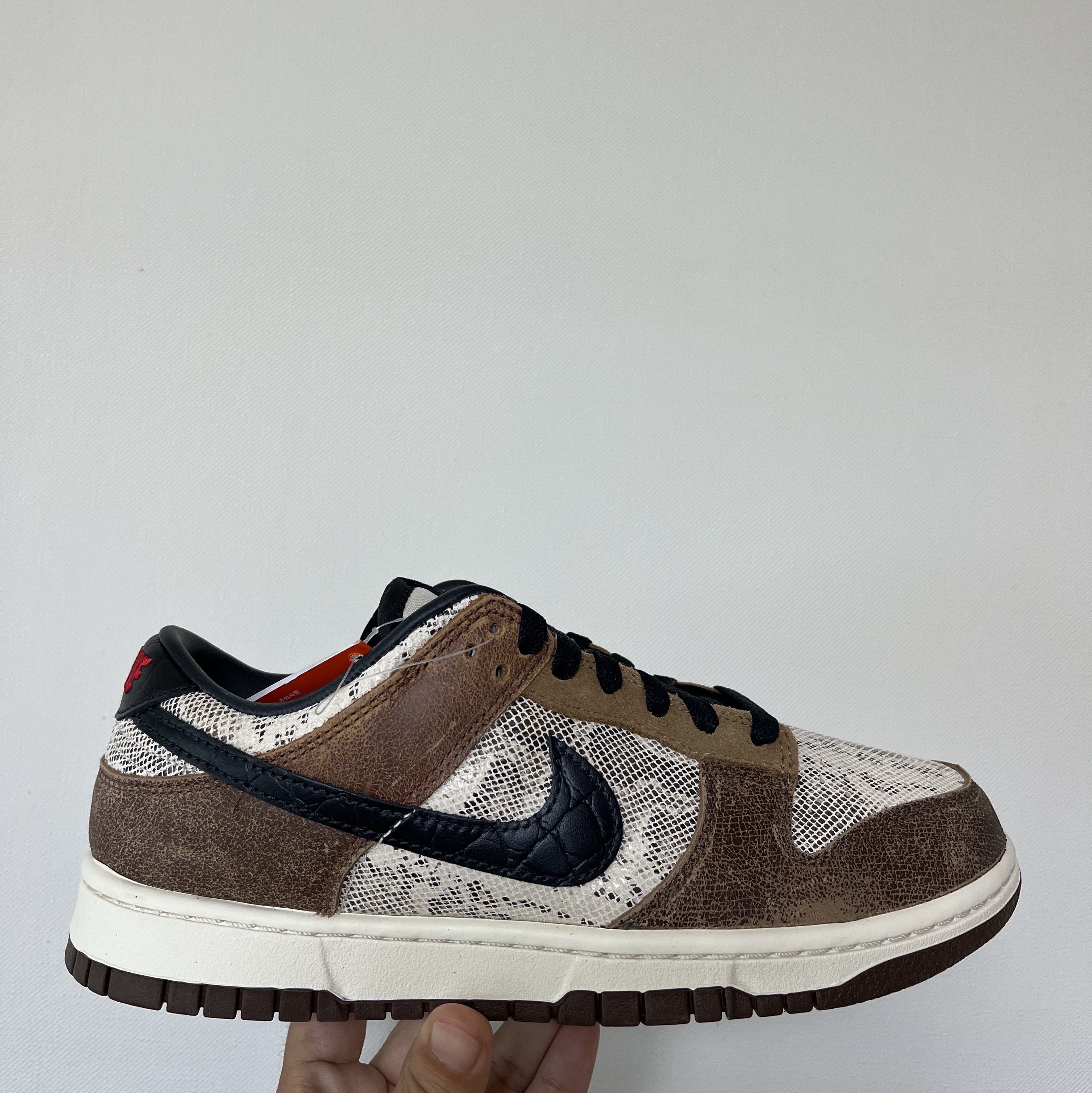 Nike Dunk Low PRM Head to Head 착용 스타일 - 1