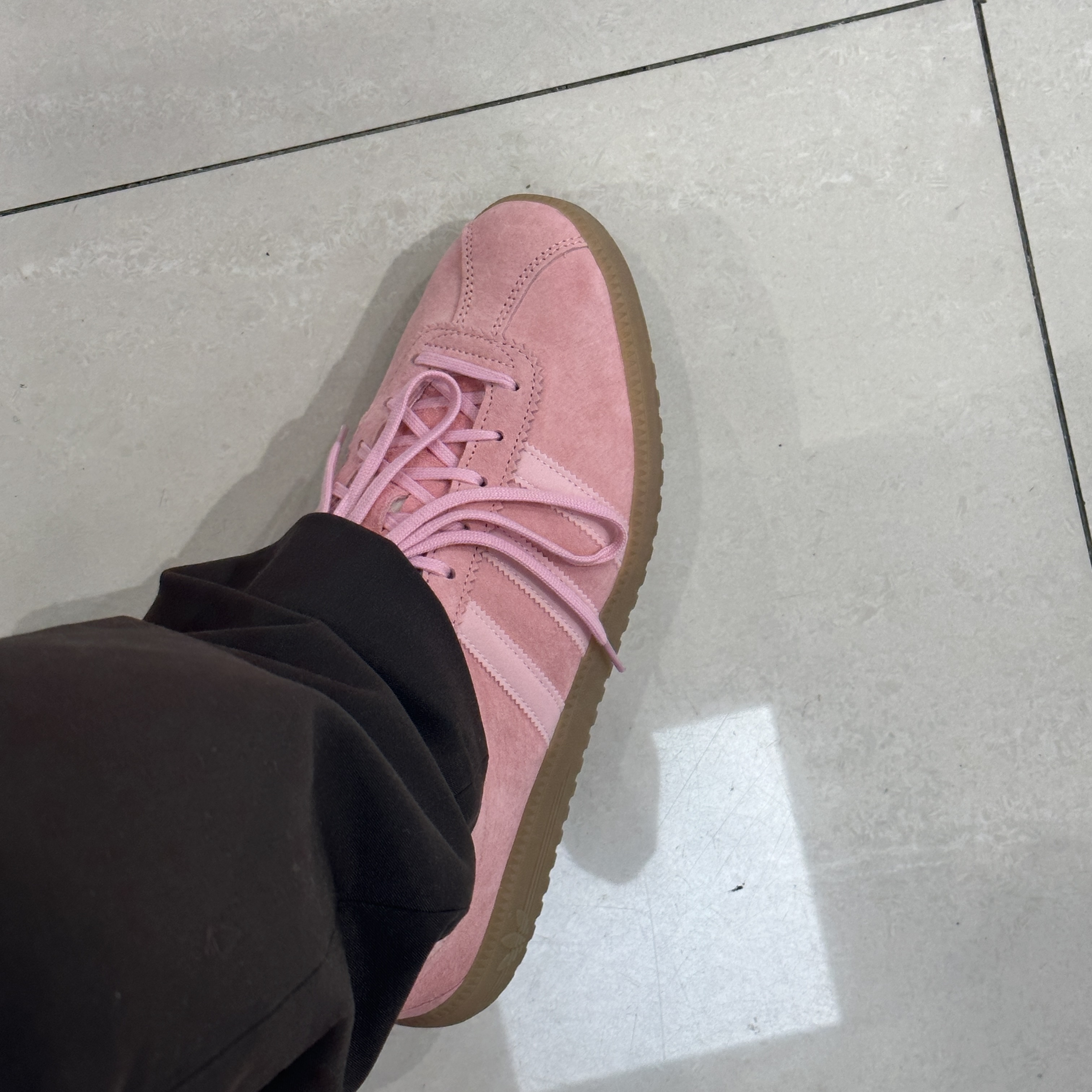 Keen Shanti Black Dawn Blue, Adidas Bermuda Glow Pink 착용 스타일 - 2