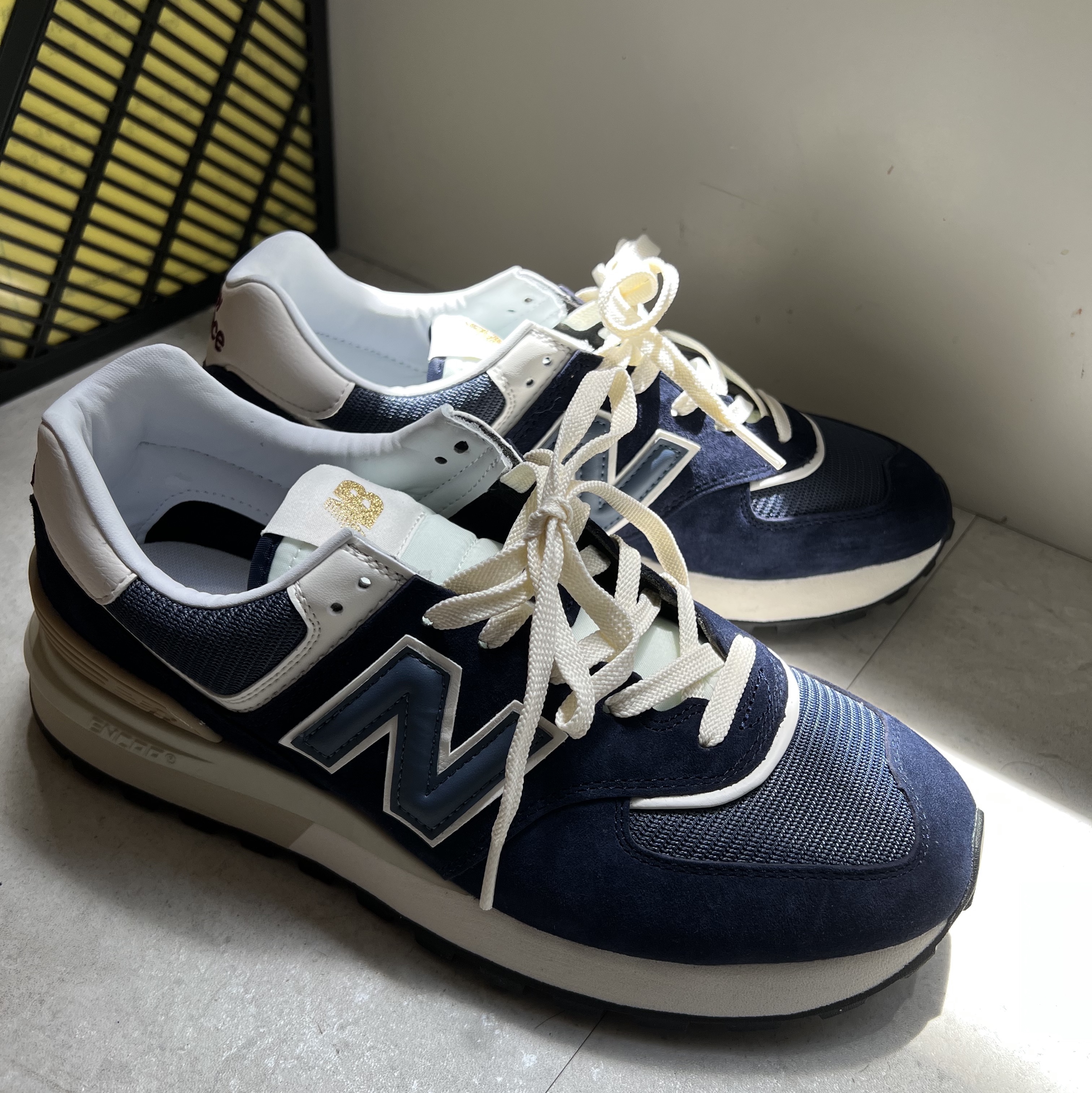 New Balance 574 Legacy Navy 착용 스타일