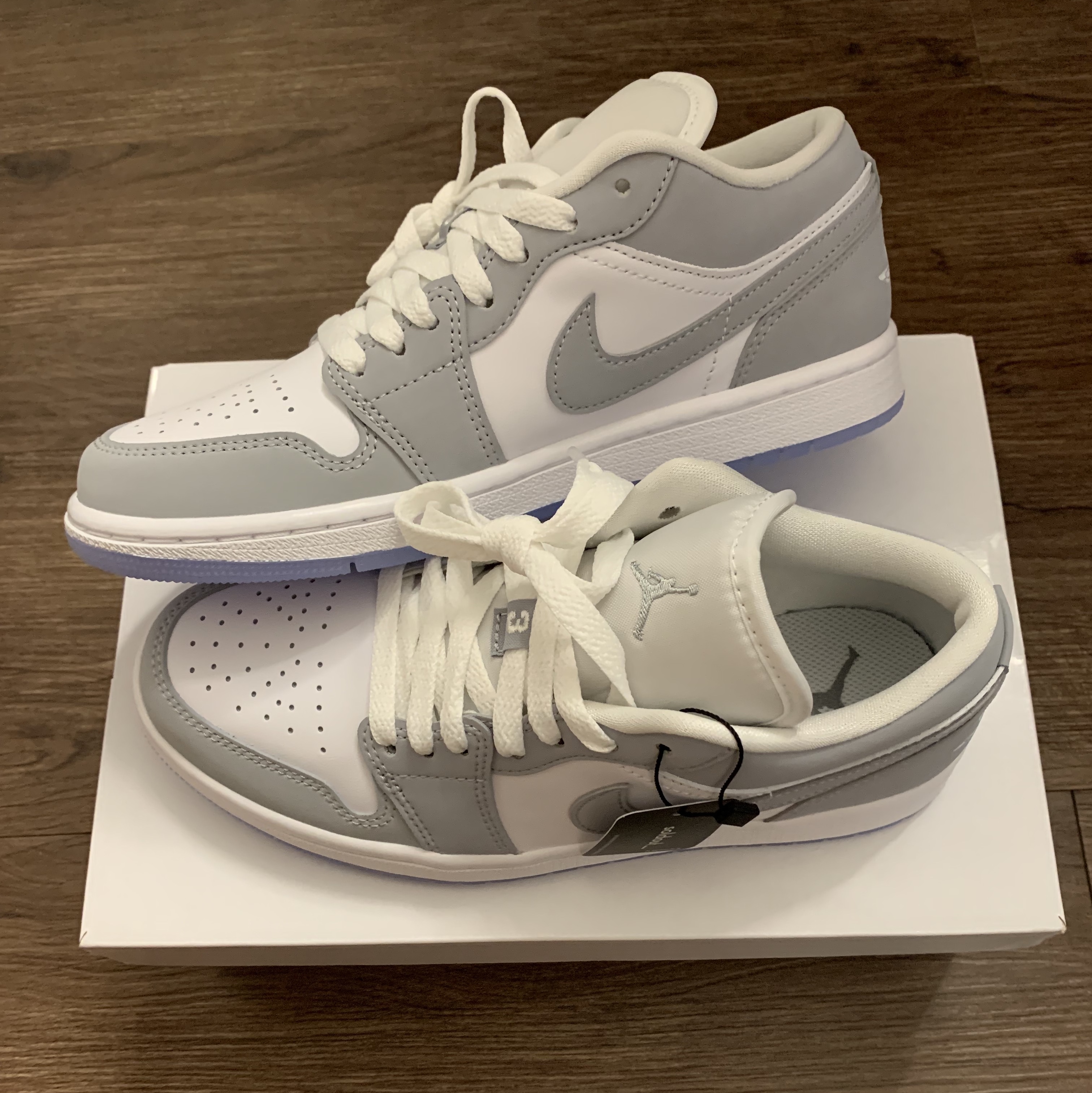 (W) Jordan 1 Low White Wolf Grey 착용 스타일