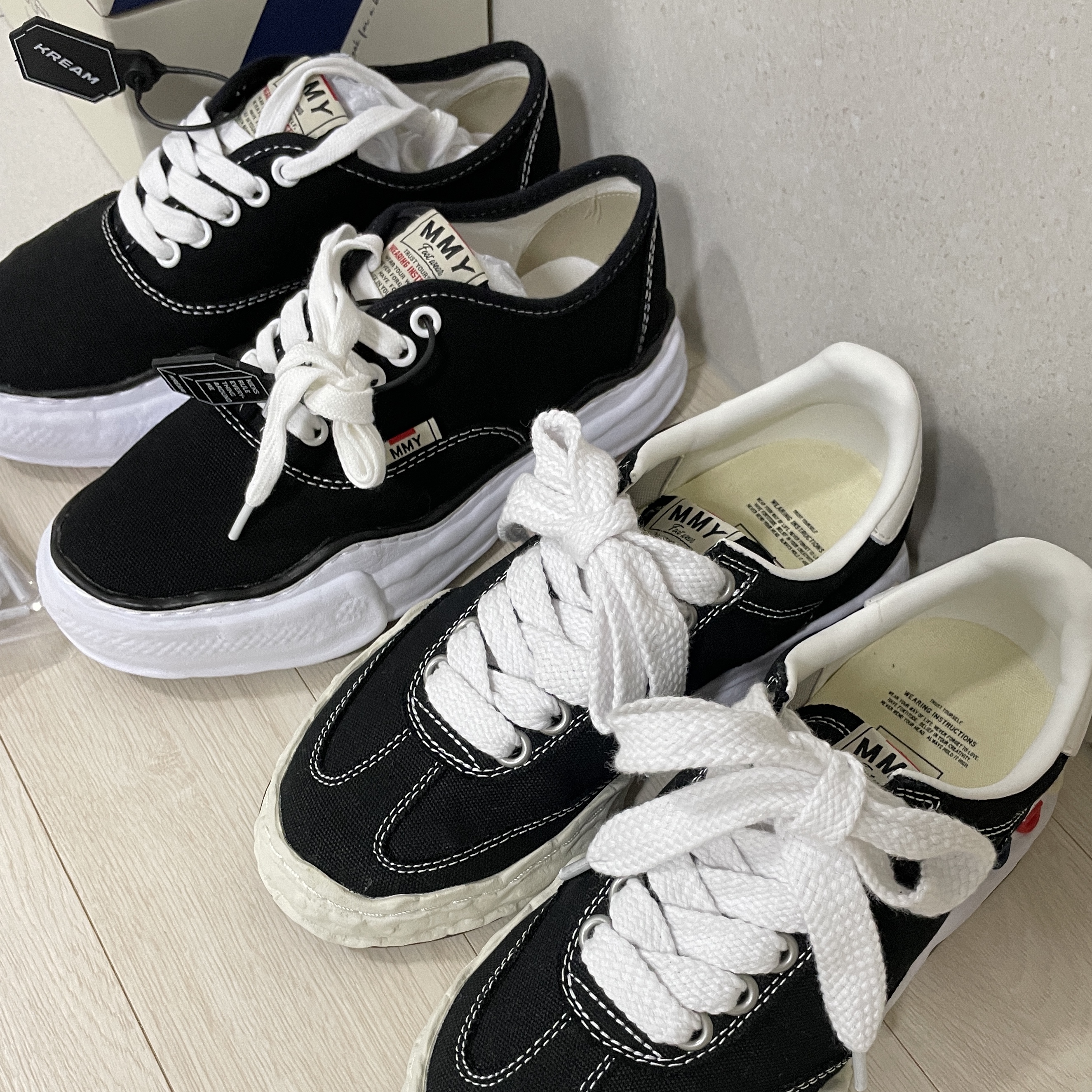 Maison Mihara Yasuhiro Baker OG Sole Canvas Low Cut Sneakers Black, Maison Mihara Yasuhiro Herbie OG Sole Canvas Low-top Sneakers Black 착용 스타일