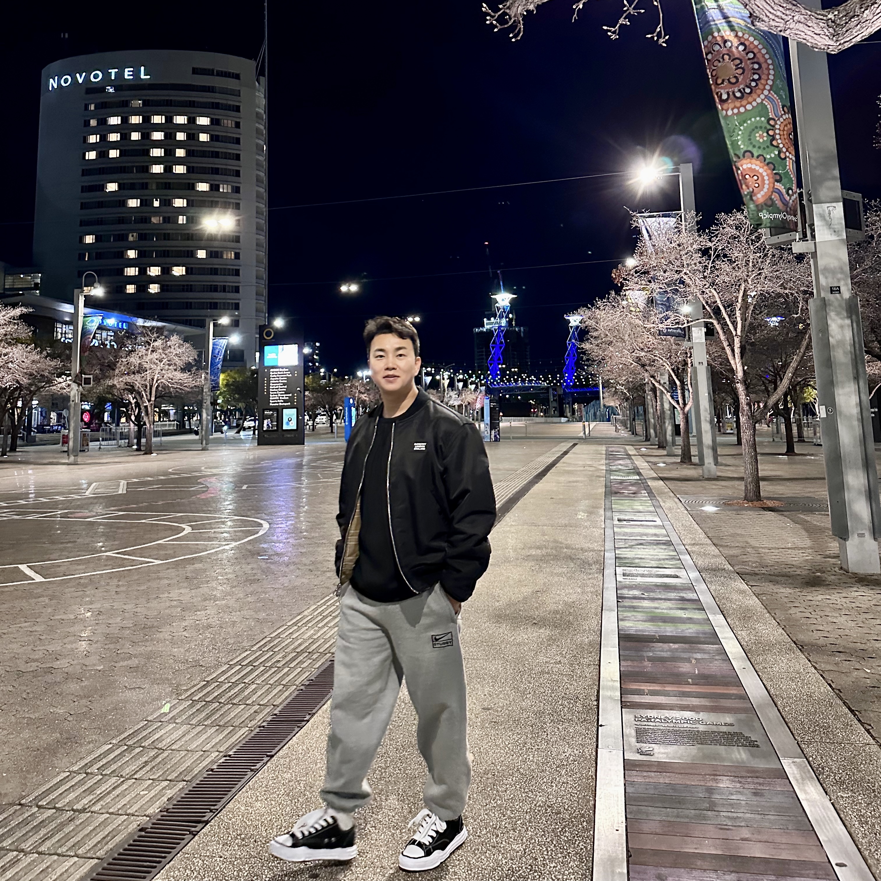 Maison Mihara Yasuhiro Peterson OG Sole Canvas Low Sneakers Black, Nike x Stussy NRG Fleece Pants Dark Grey Heather (DO9340-063) 착용 스타일 - 1