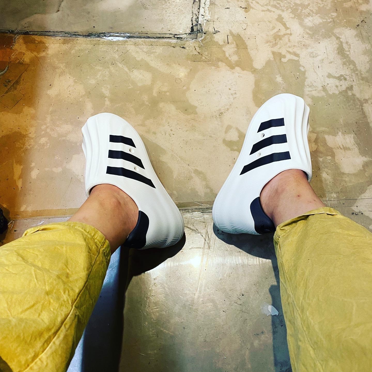 Adidas Adifom Superstar Core White 착용 스타일 - 1
