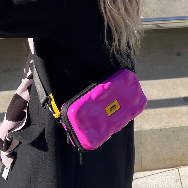 CRASH BAGGAGE Mini Icon Fucsia, CRASH BAGGAGE Mini Icon Yellow 착용 스타일