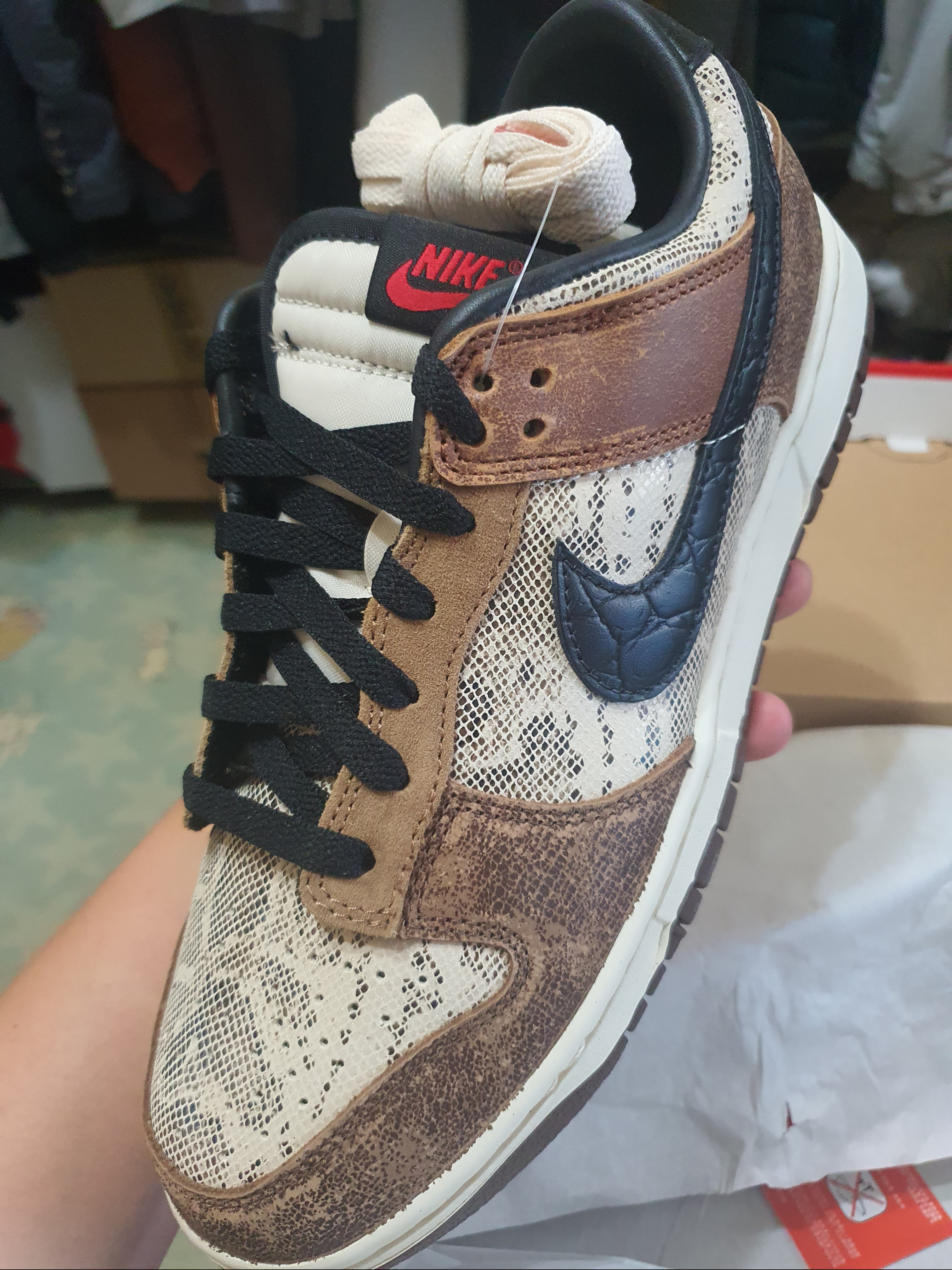 Nike Dunk Low PRM Head to Head 착용 스타일