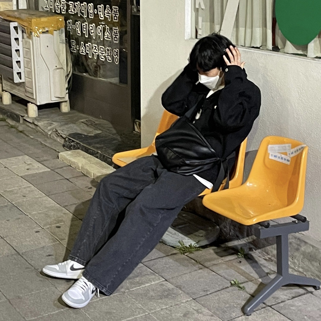 Jordan 1 Mid Light Smoke Grey Anthracite 착용 스타일
