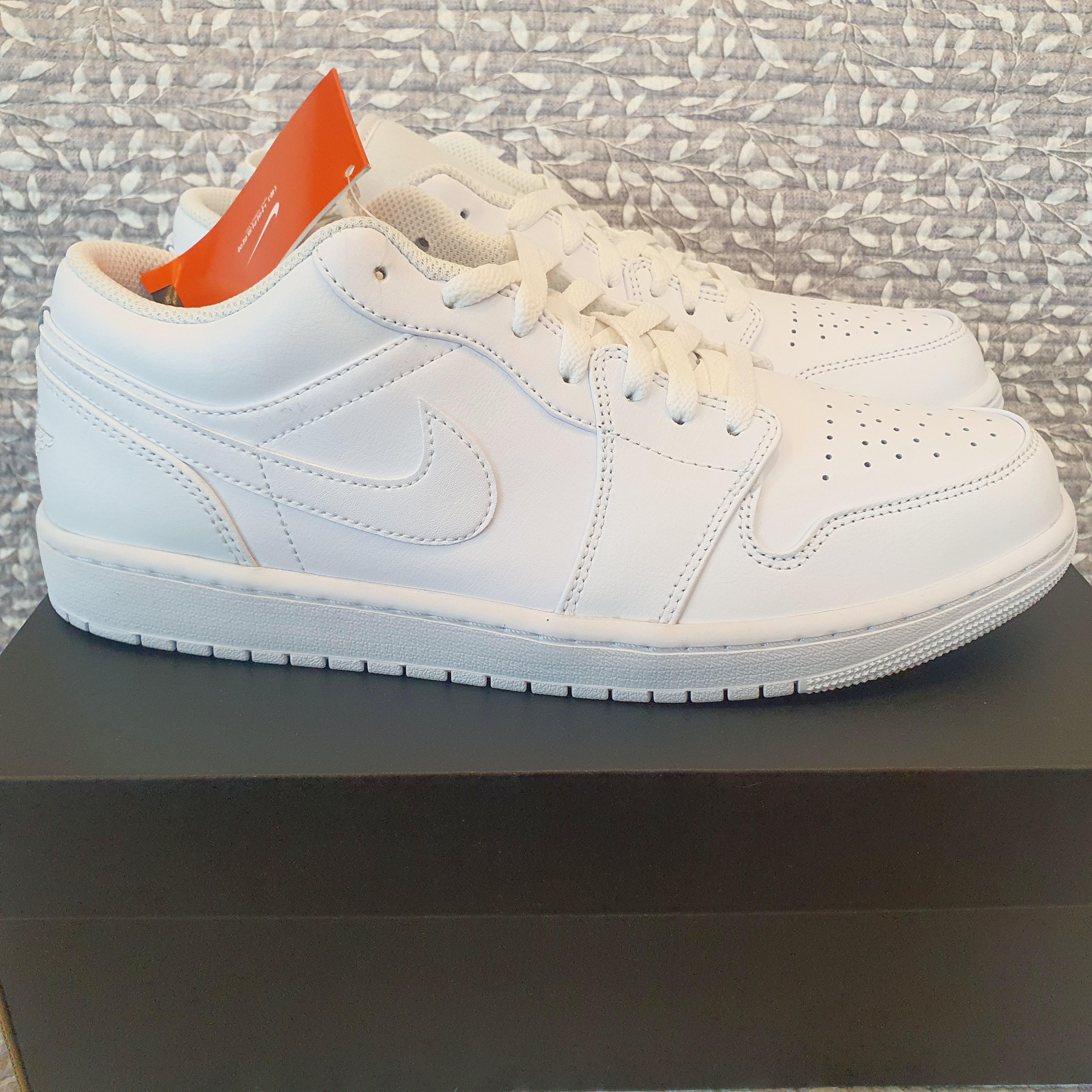 Jordan 1 Low Triple White 착용 스타일