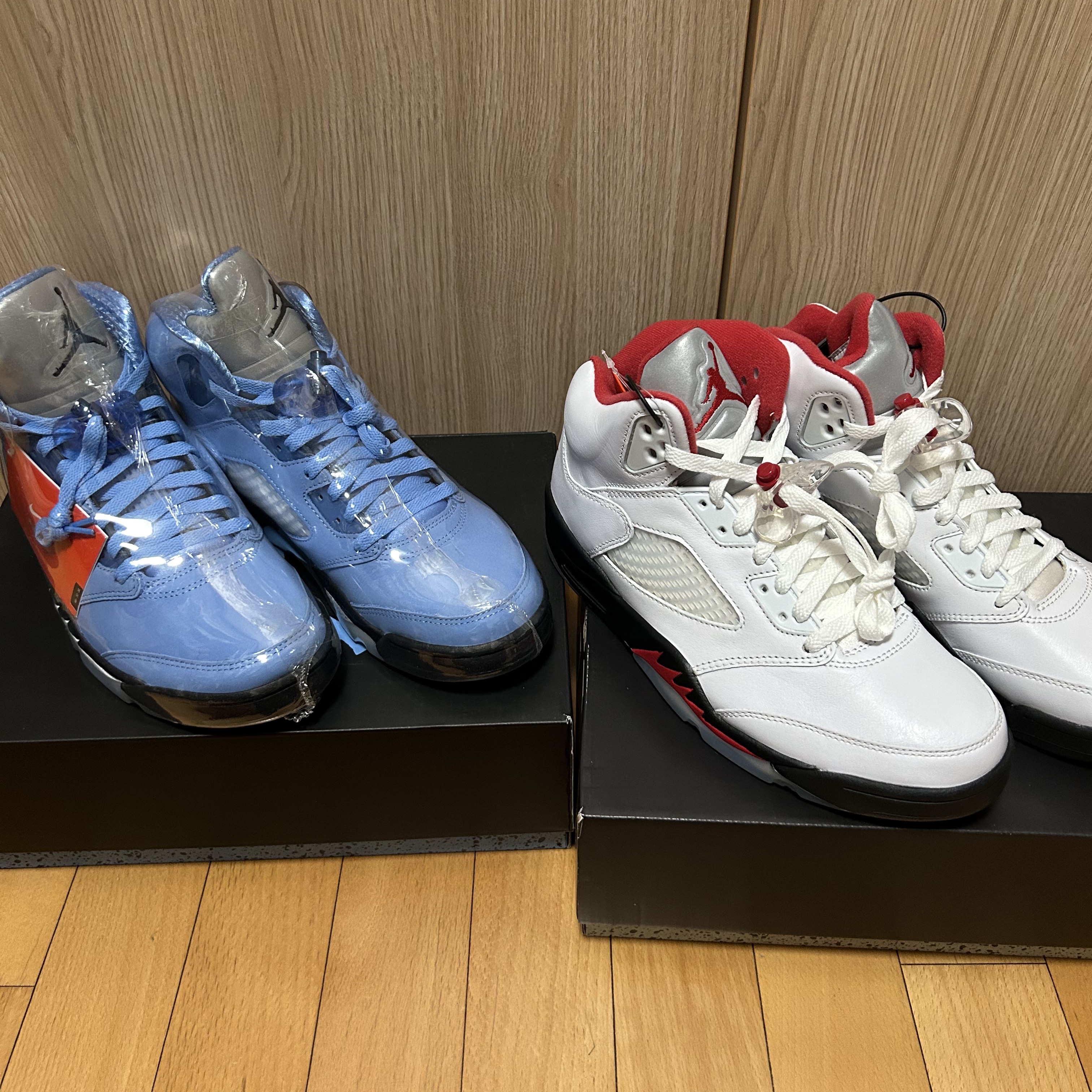 Jordan 5 Retro Fire Red Silver Tongue 2020, Jordan 5 Retro University Blue 착용 스타일