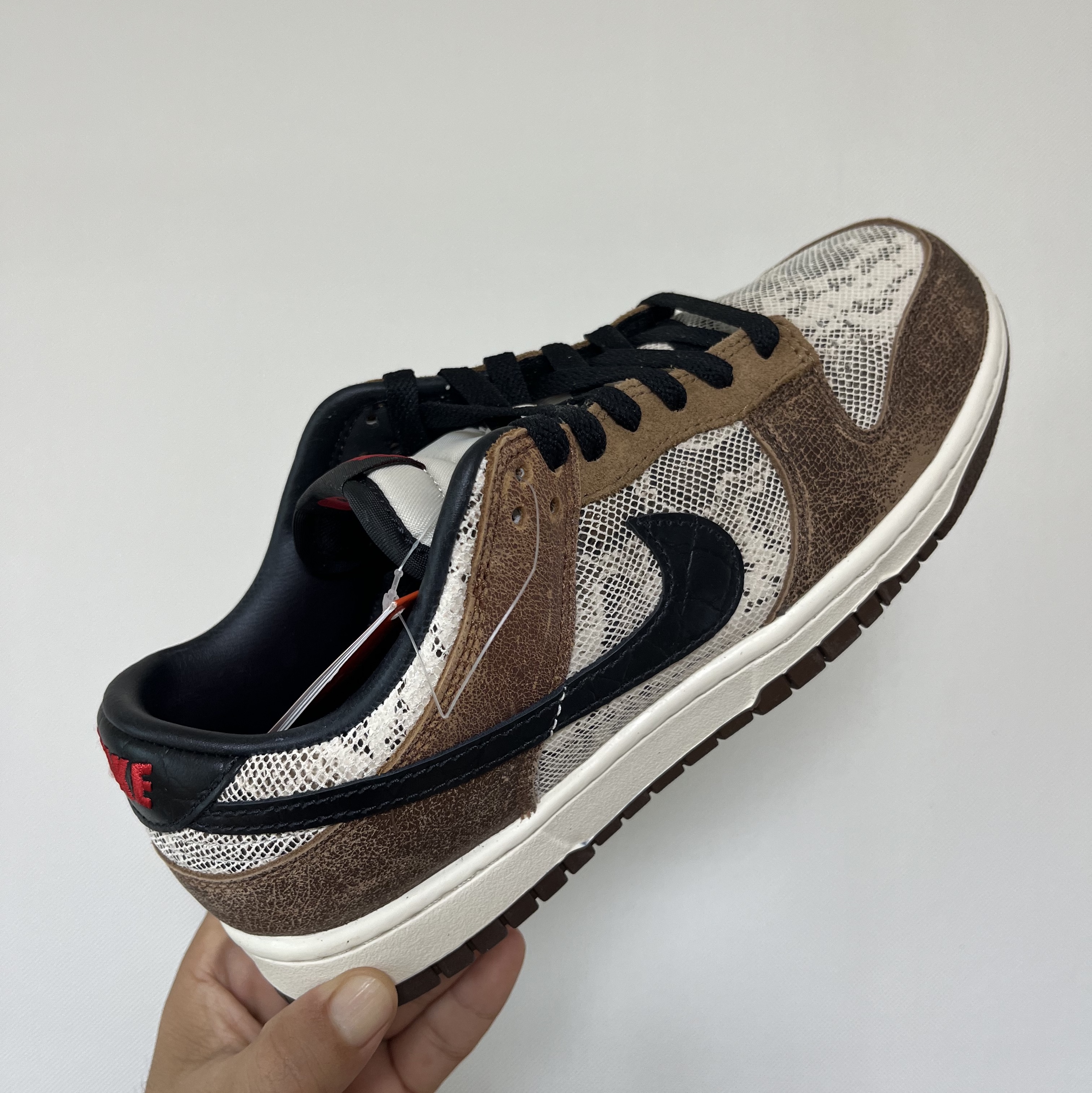 Nike Dunk Low PRM Head to Head 착용 스타일 - 2