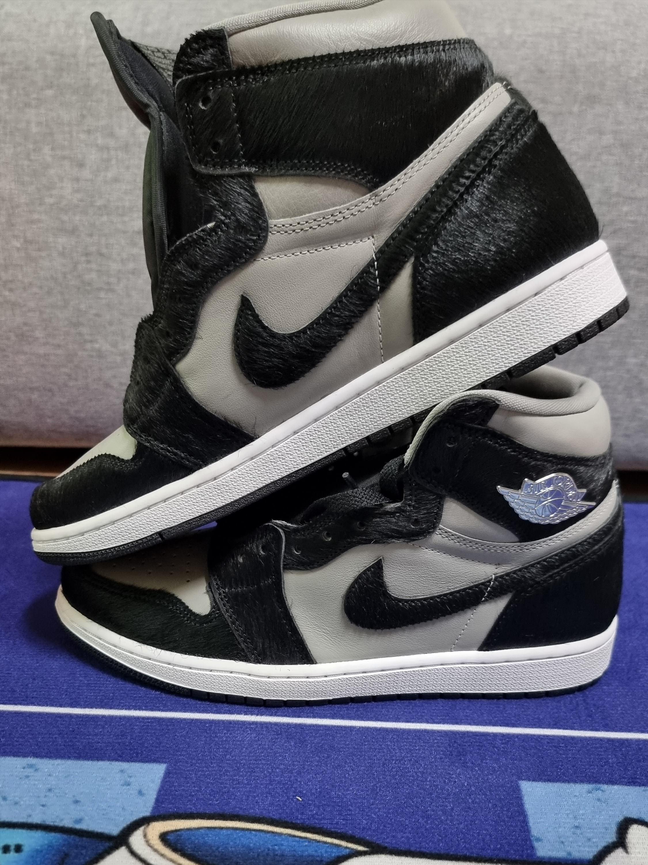 (W) Jordan 1 Retro High OG Medium Grey 착용 스타일 - 2