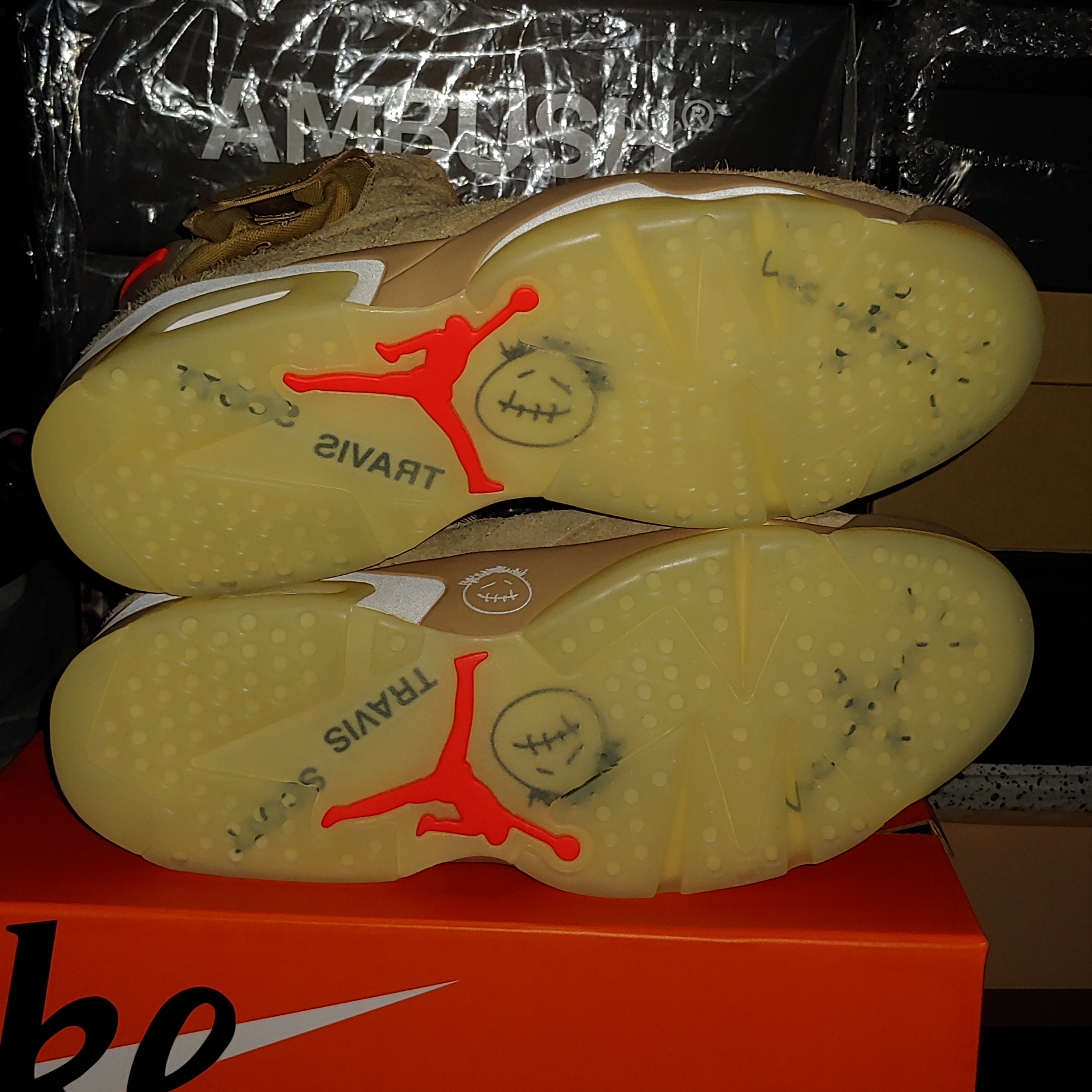 Jordan 6 x Travis Scott Retro SP British Khaki 착용 스타일 - 2