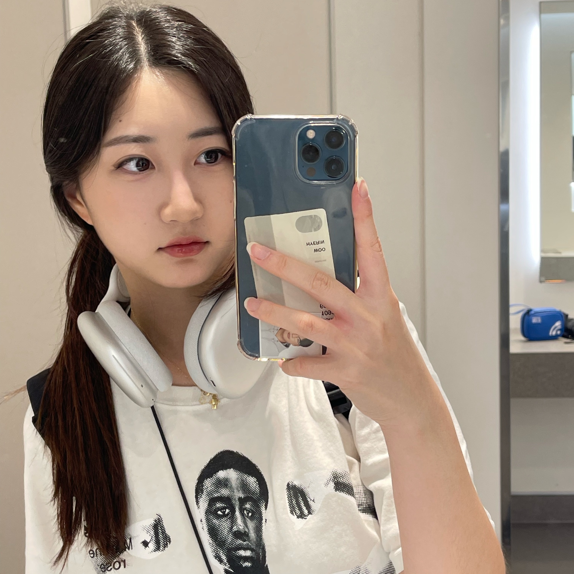 Stussy x Martine Rose Stand Firm Pigment Dyed T-Shirt Natural, Apple AirPods Max Lightning Silver (Korean Ver.) 착용 스타일 - 1