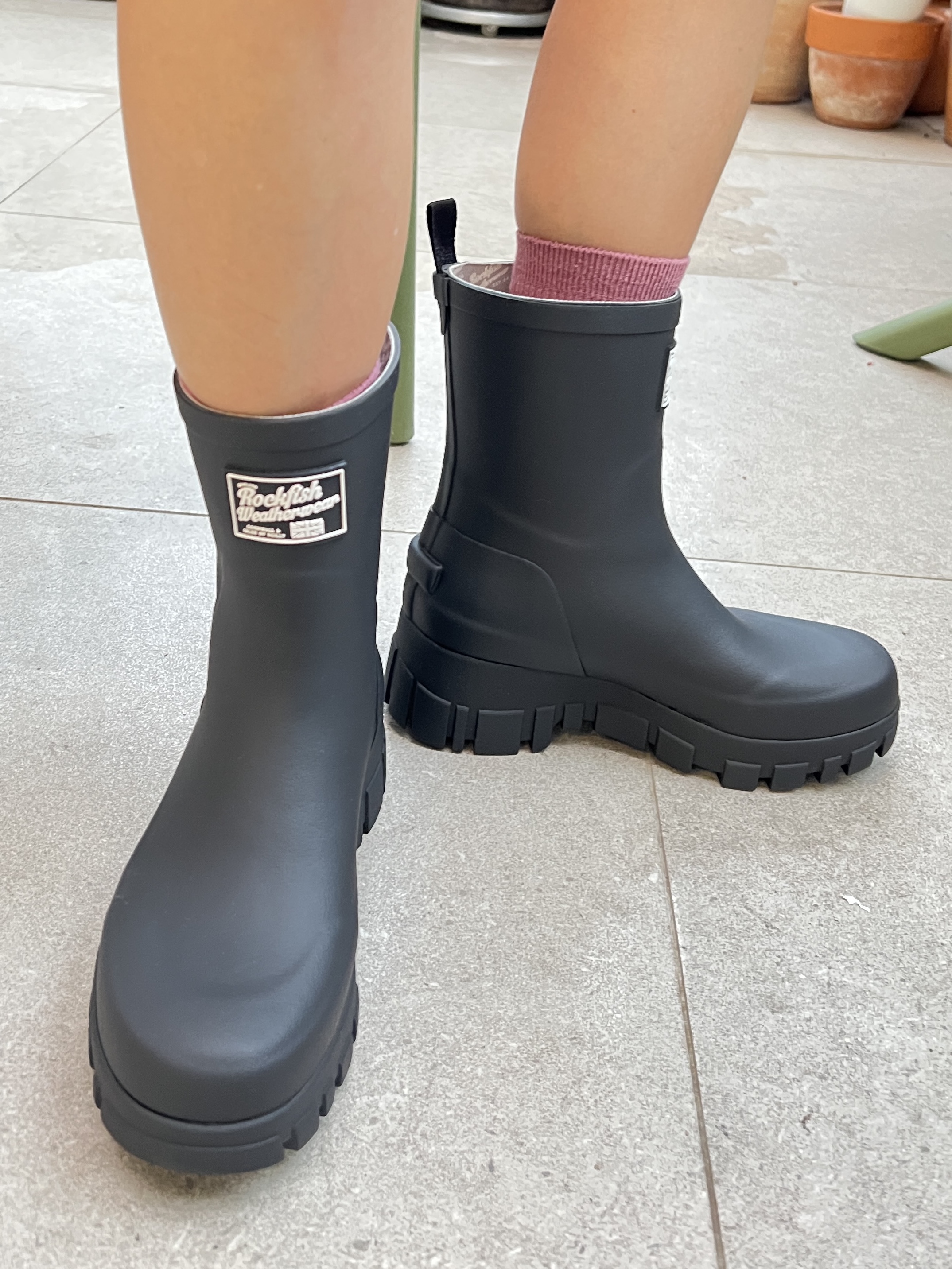 (W) Rockfishweatherwear Flatform Middle Rain Boots Black 착용 스타일 - 2