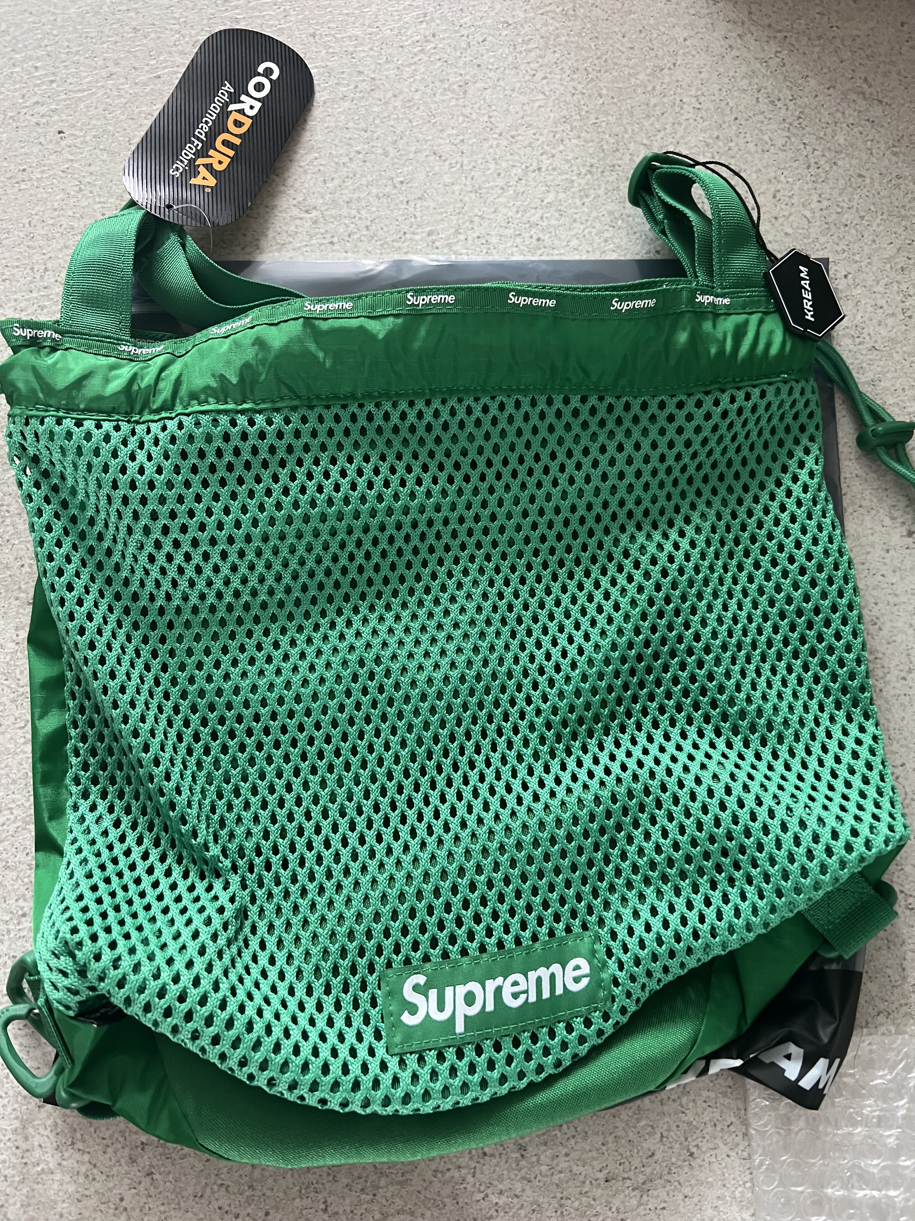 Supreme Mesh Small Backpack Green - 23SS 착용 스타일