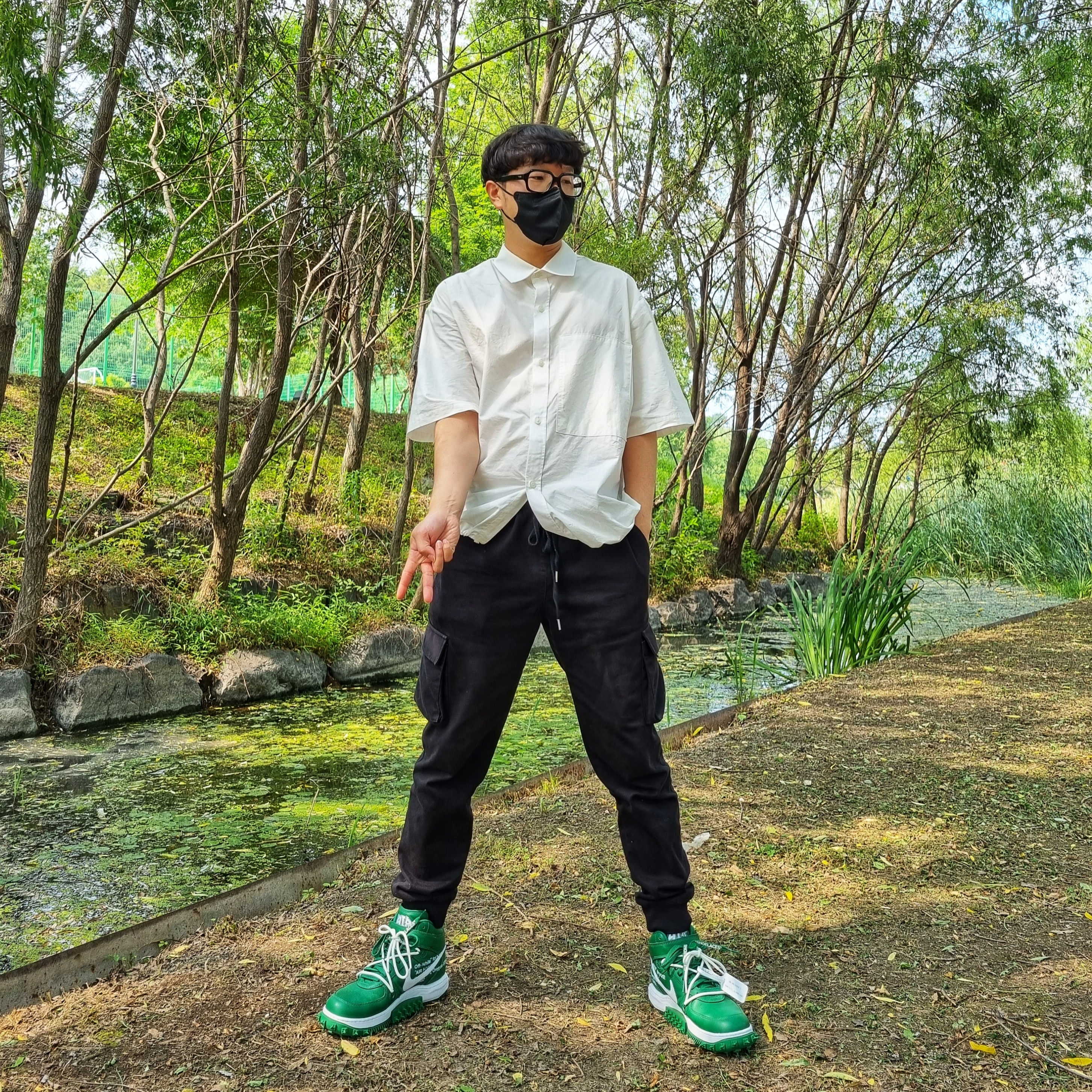 Nike x Off-White Air Force 1 Mid SP Leather Pine Green 착용 스타일 - 2