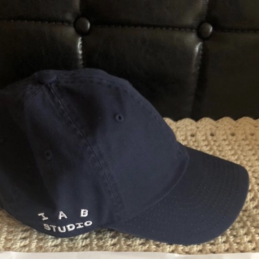 IAB Studio Cap Navy 착용 스타일