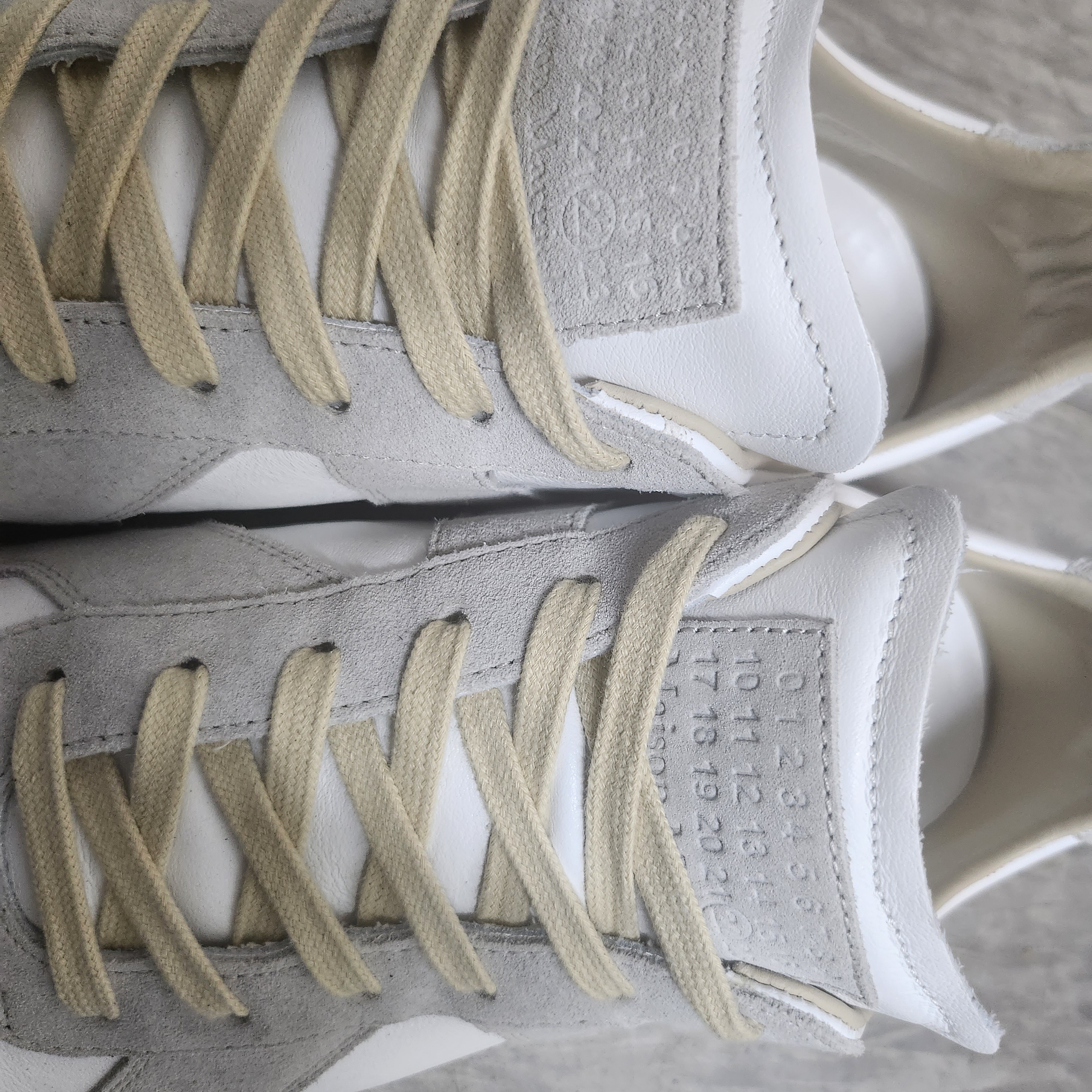 Maison Margiela Calfskin Replica Sneakers 착용 스타일 - 4