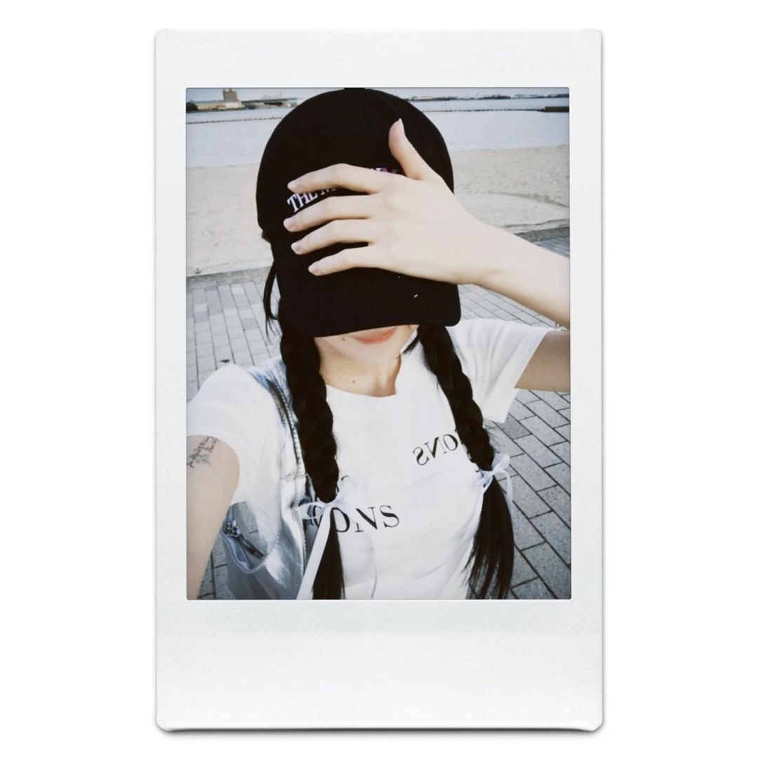 The Museum Visitor Collection 2023-2024 Sprayed Ball Cap Black 착용 스타일 - 2