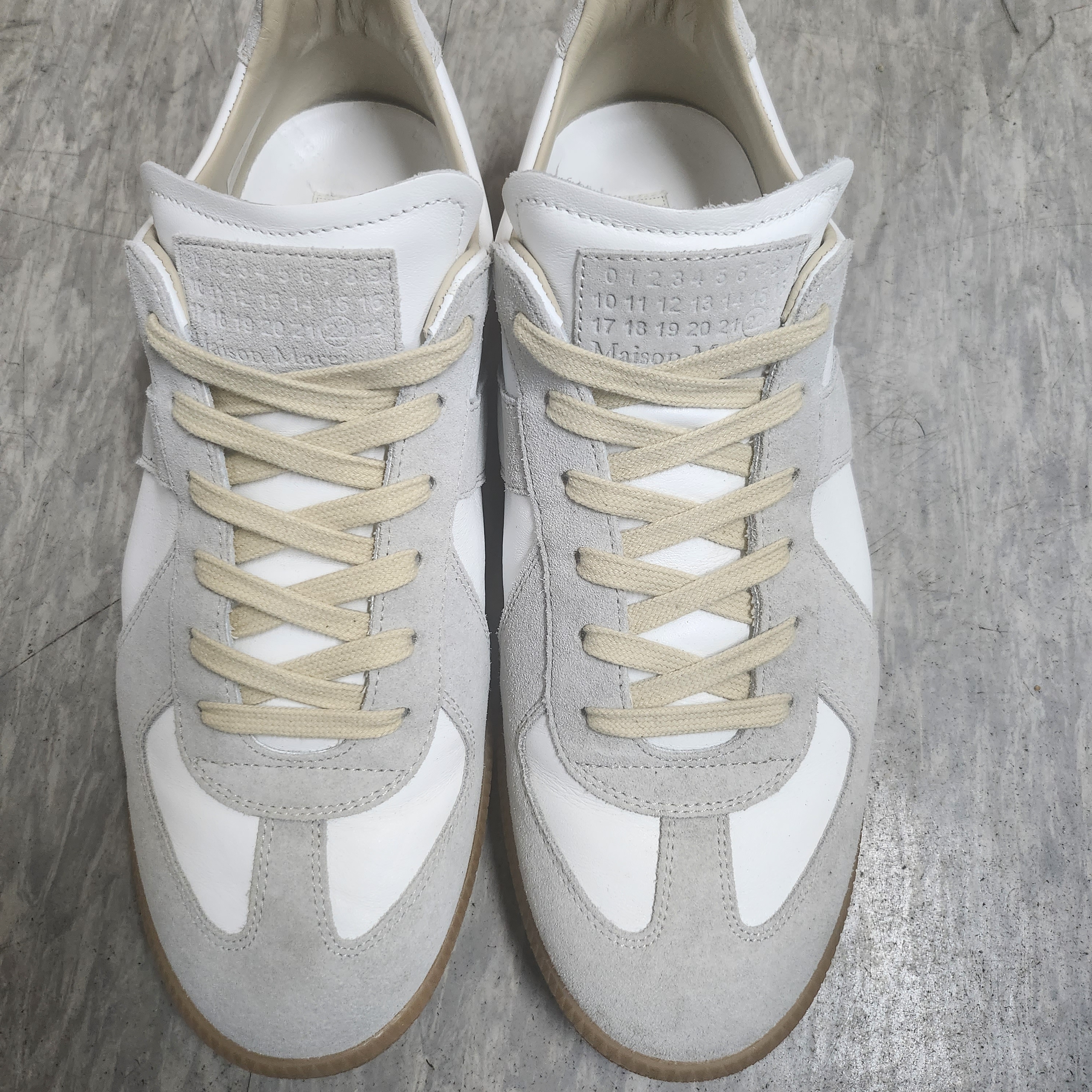 Maison Margiela Calfskin Replica Sneakers 착용 스타일 - 1