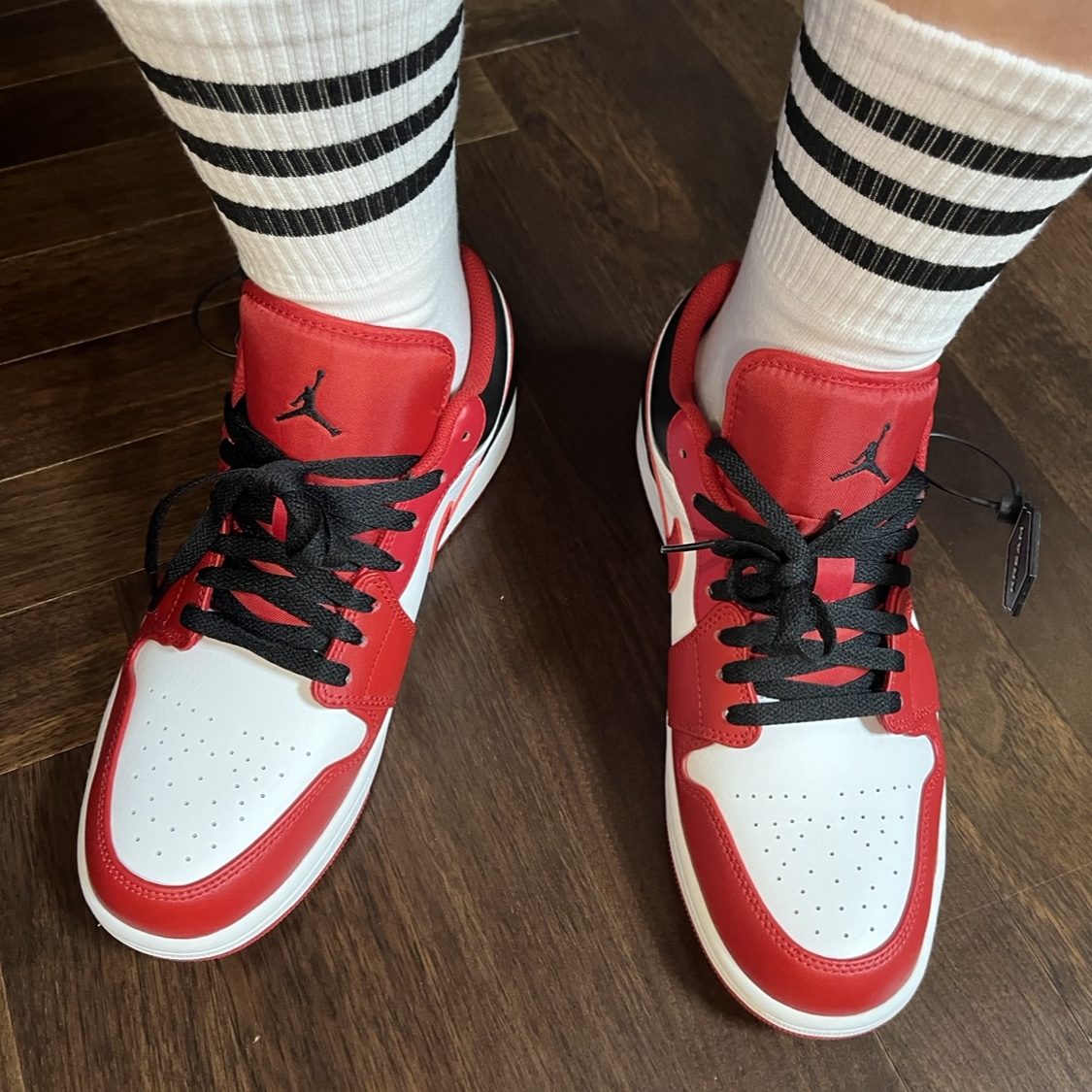 Jordan 1 Low White Gym Red Black 착용 스타일