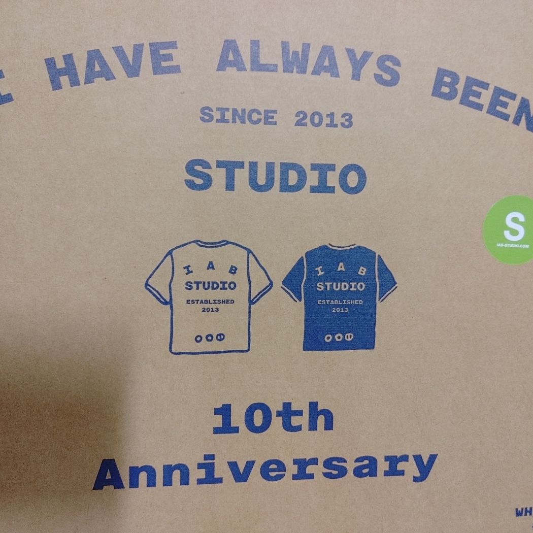 IAB Studio 10th Anniversary T-Shirt White 착용 스타일 - 2