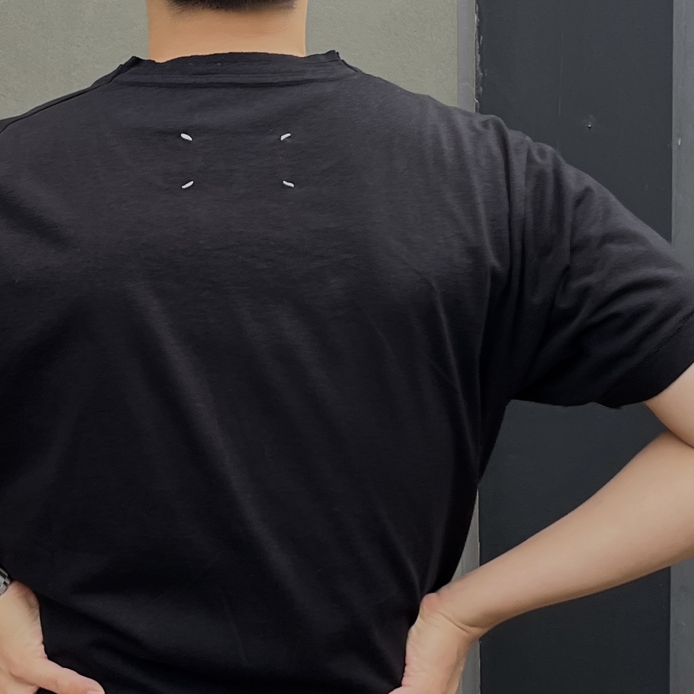 Maison Margiela Jersey T-Shirt Black 착용 스타일 - 2
