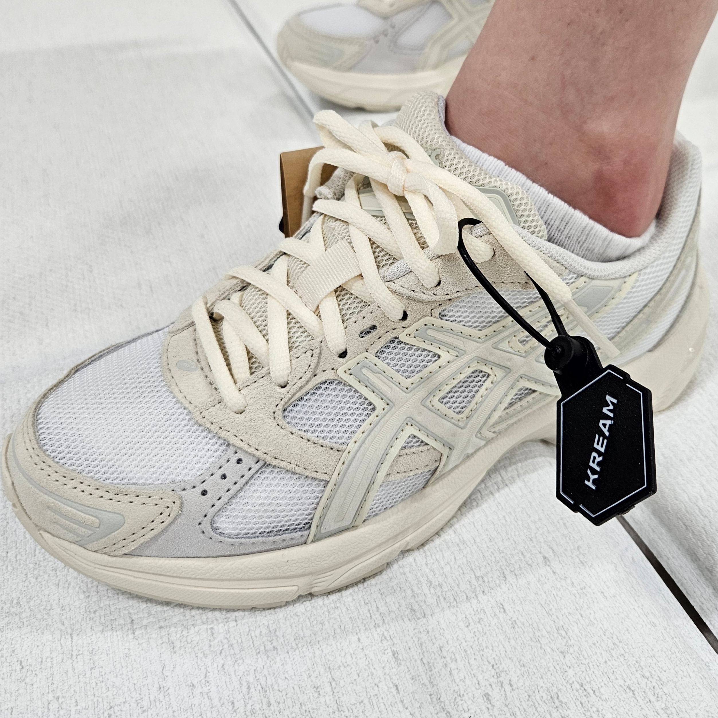 (W) Asics Gel-1130 White Birch 착용 스타일