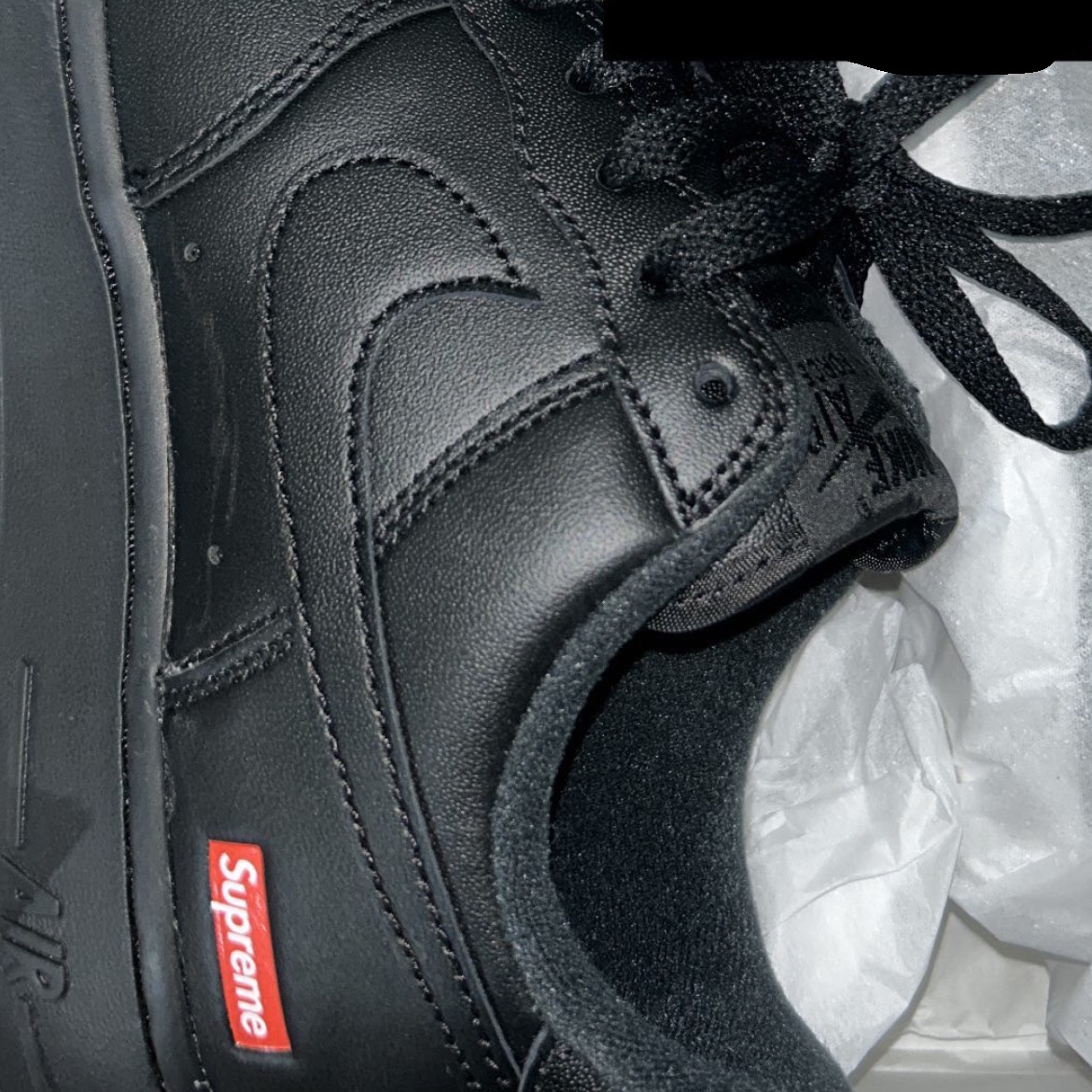 Nike x Supreme Air Force 1 Low Black 착용 스타일 - 1