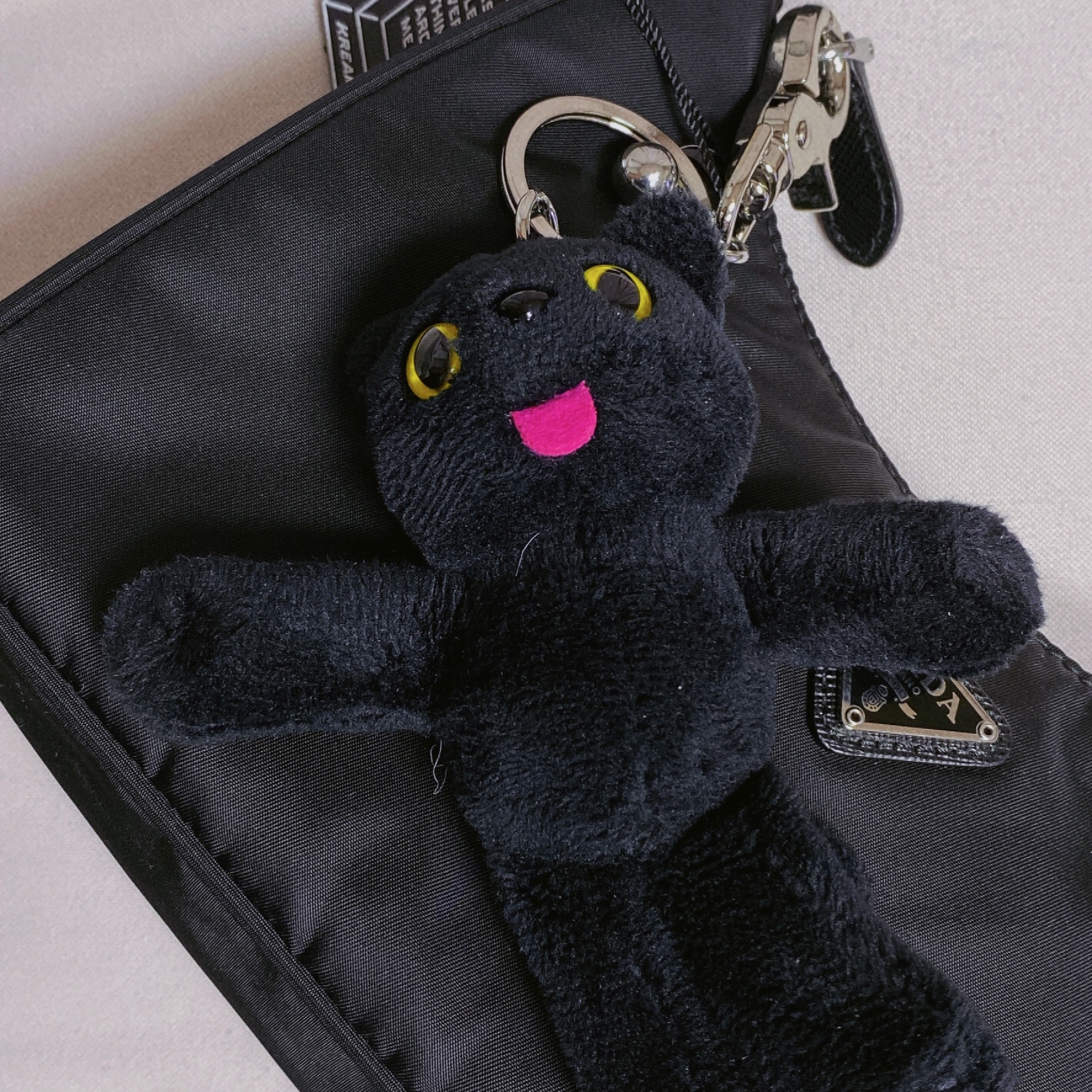 Comfort Piyong Keyring Black 착용 스타일