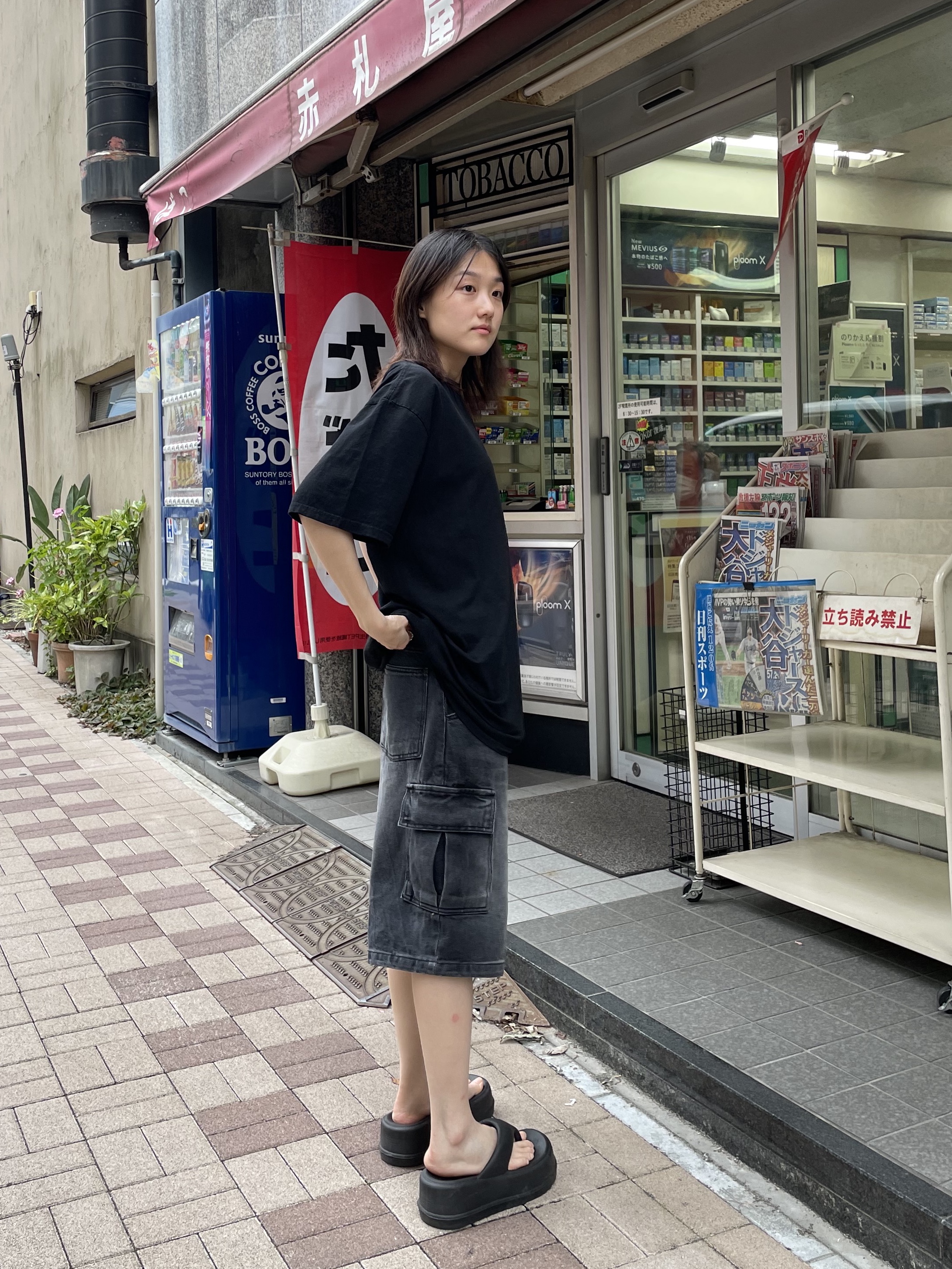 Stussy x Our Legacy Frame Pigment Dyed T-Shirt Black 착용 스타일 - 2