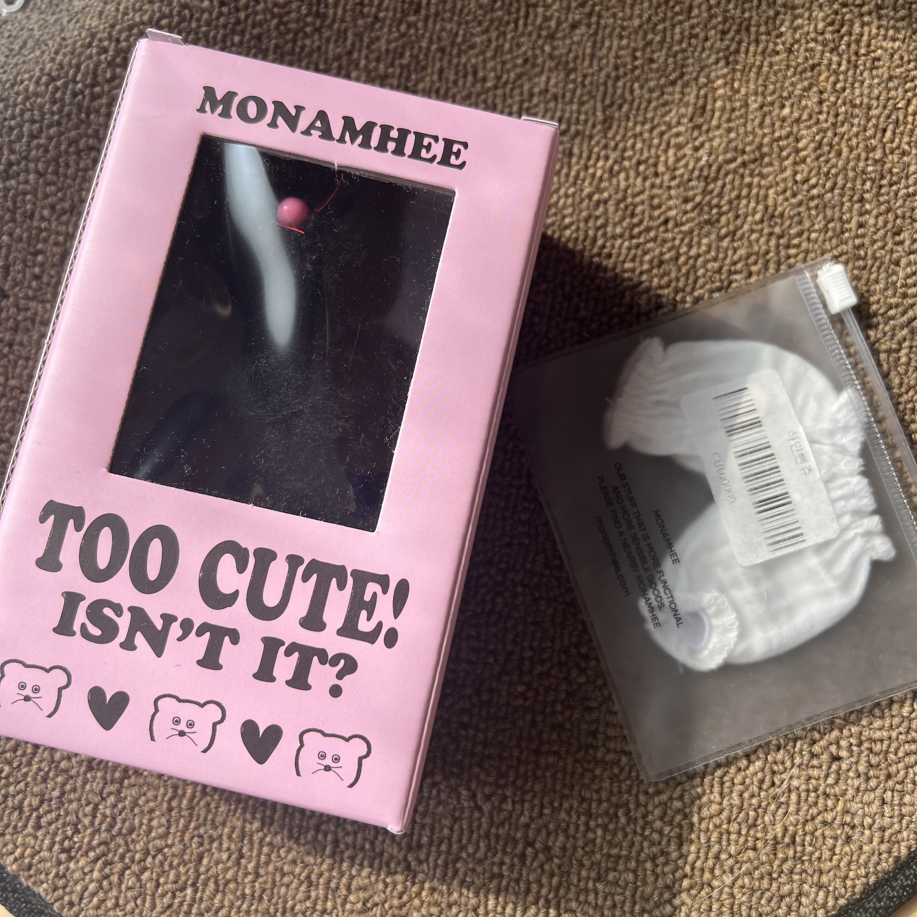 Monamhee Beulpingi Keyring Black 착용 스타일