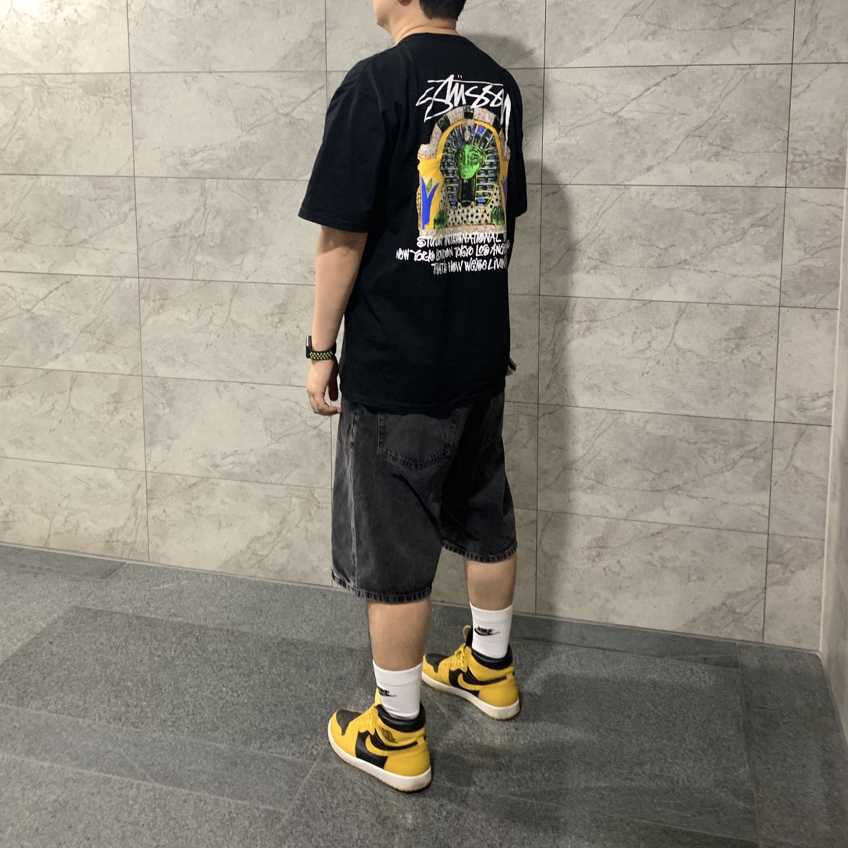 Stussy Sphinx T-shirt Black, Jordan 1 Retro High OG Pollen 착용 스타일 - 1