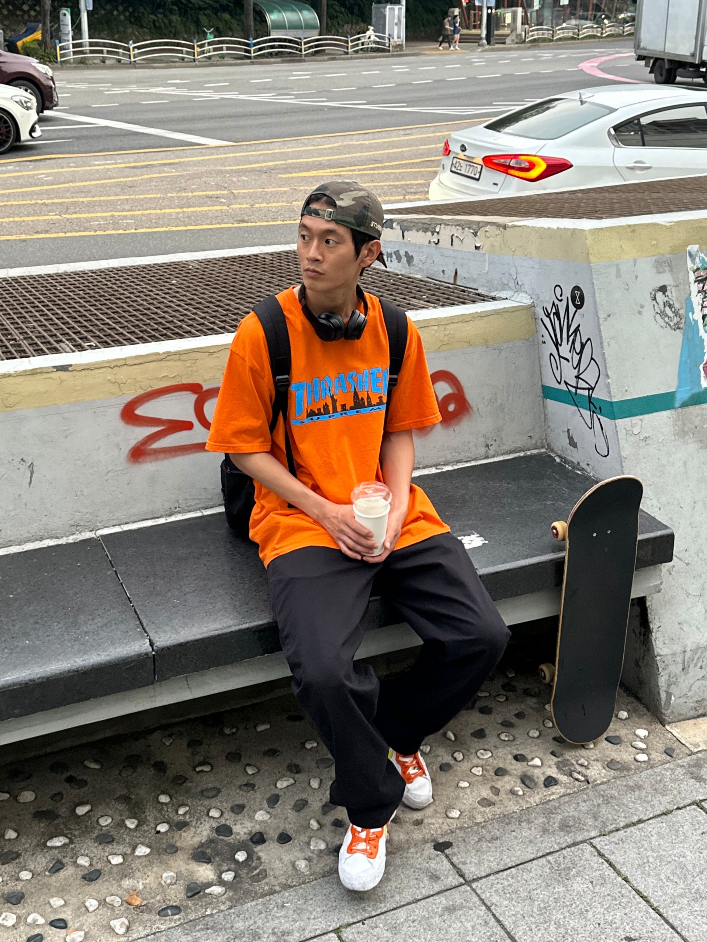 Supreme x Thrasher Skyline T-Shirt Orange - 21FW, Nike x Sacai Blazer Low Magma Orange 착용 스타일 - 2