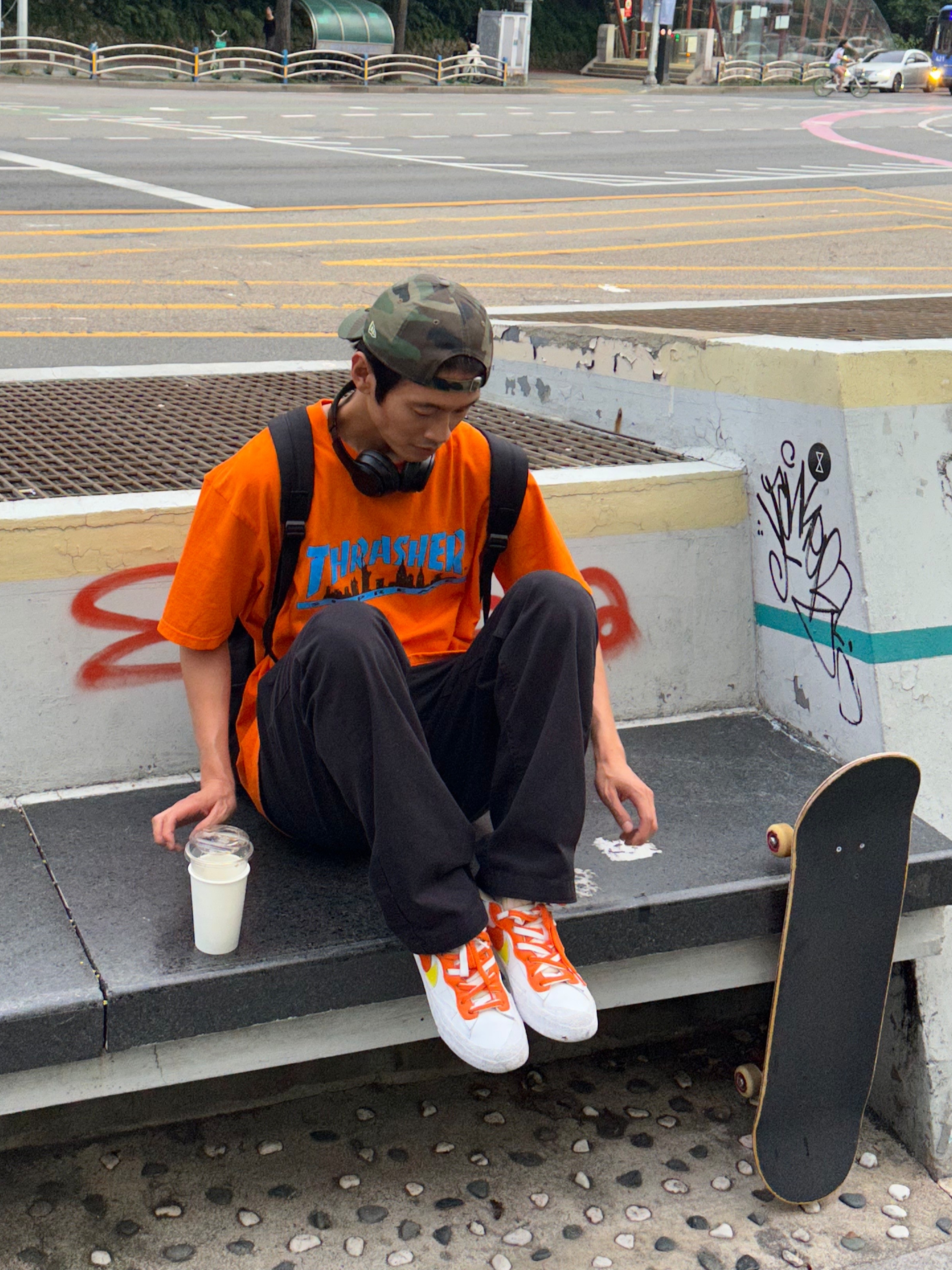 Supreme x Thrasher Skyline T-Shirt Orange - 21FW, Nike x Sacai Blazer Low Magma Orange 착용 스타일 - 1