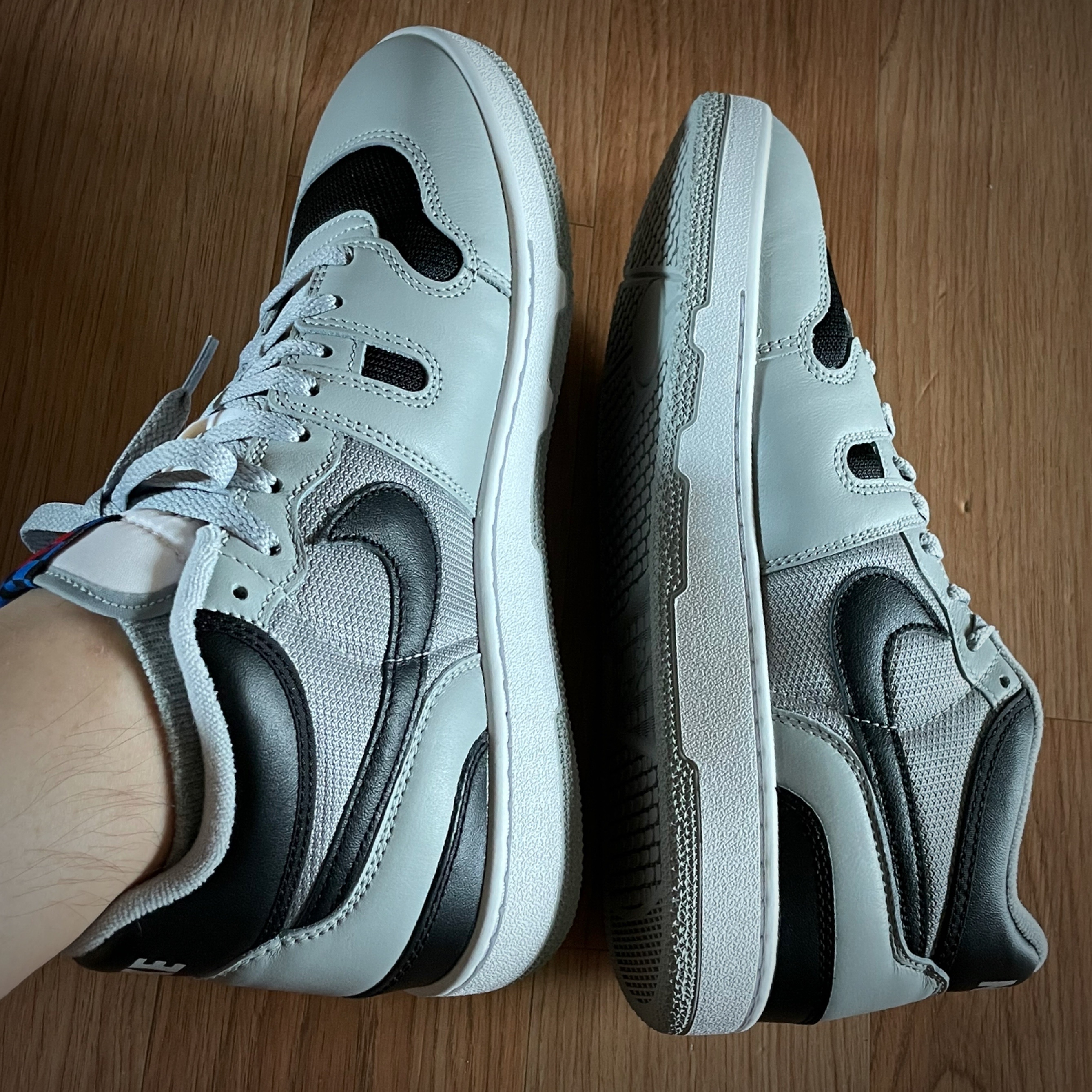Nike Mac Attack QS SP Light Smoke Grey 착용 스타일 - 3