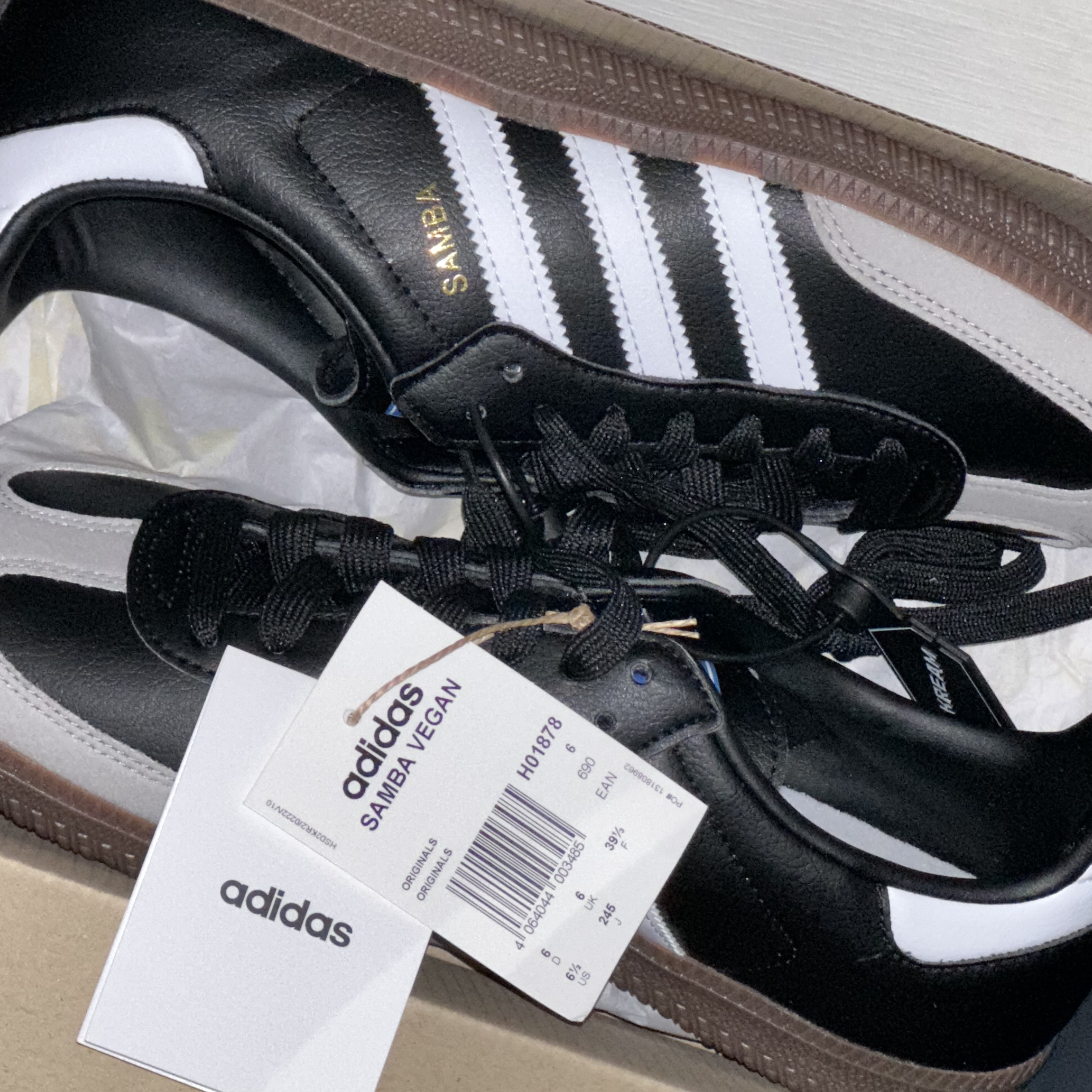 Adidas Samba Vegan Black White 착용 스타일