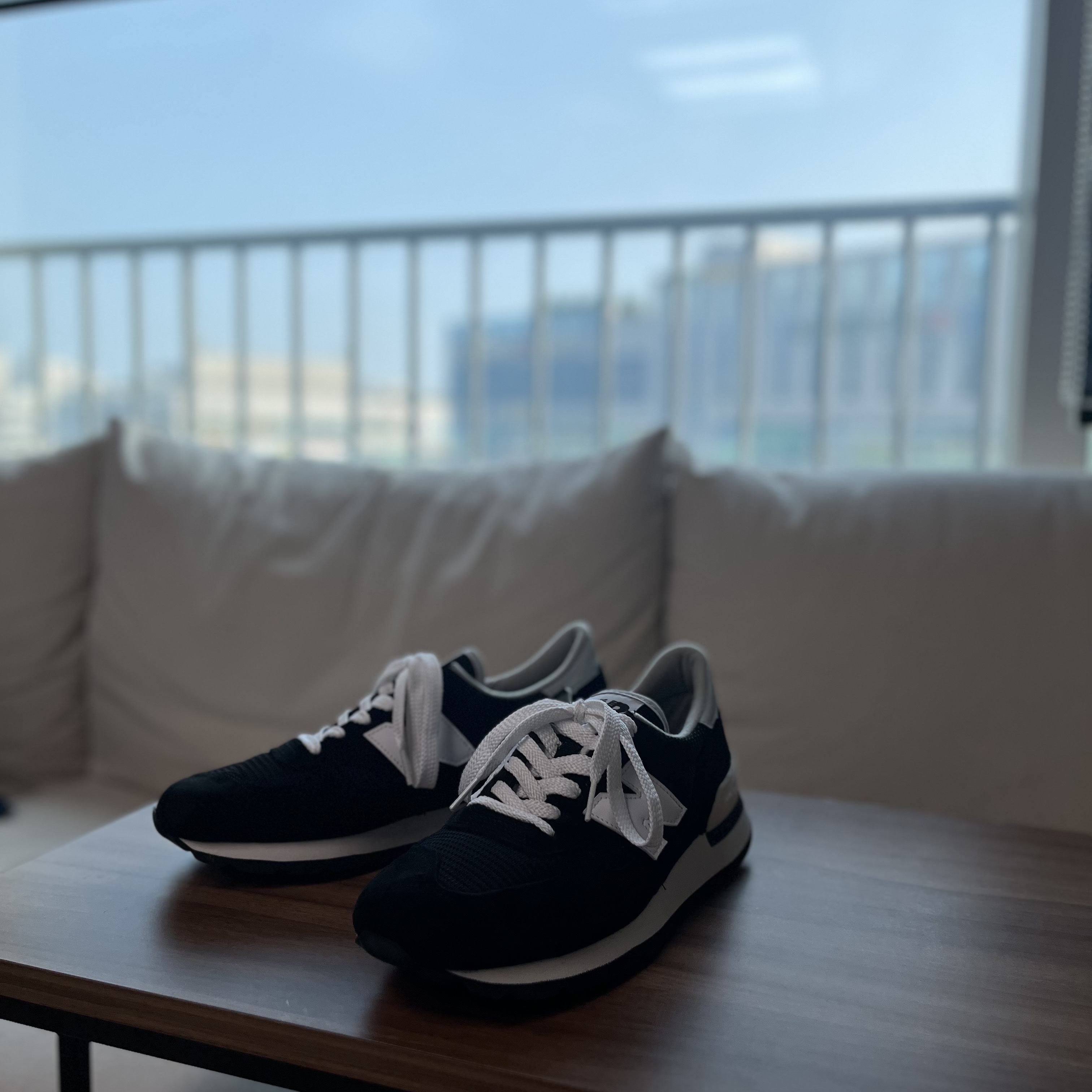 New Balance 990v1 Made in USA Black 착용 스타일 - 2