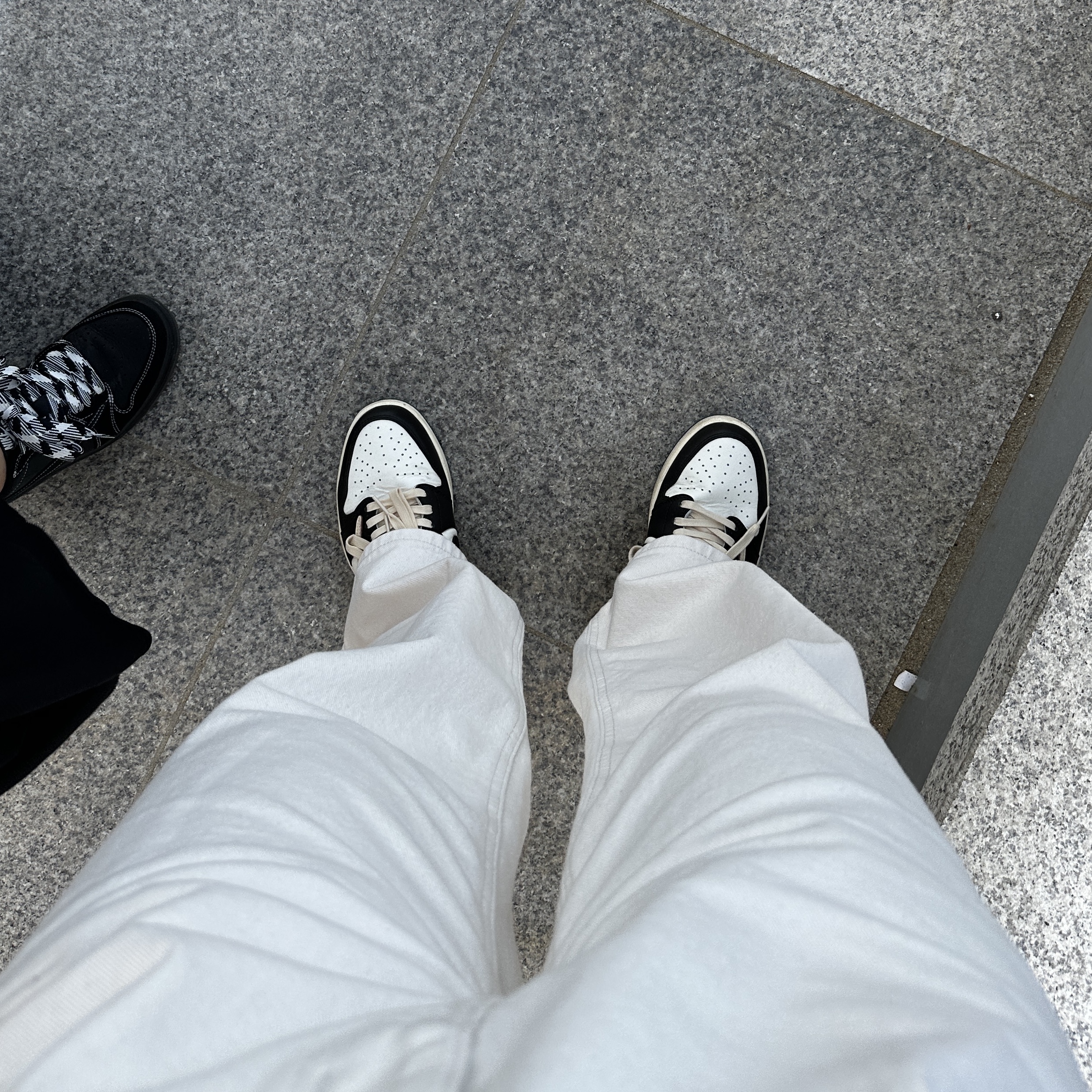 Jordan 1 x Travis Scott x Fragment Retro Low OG SP Military Blue 착용 스타일
